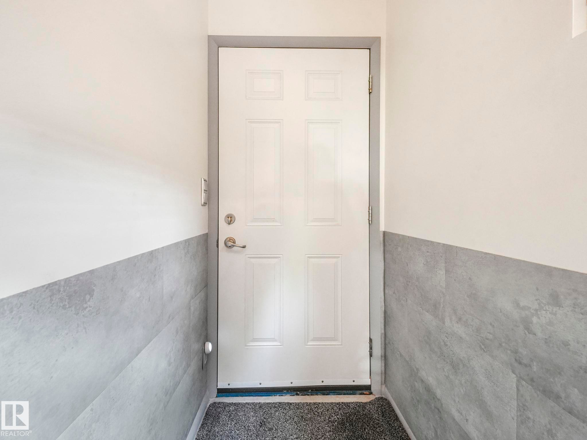 10961 75 Avenue, Edmonton, AB - Indoor Photo Showing Other Room