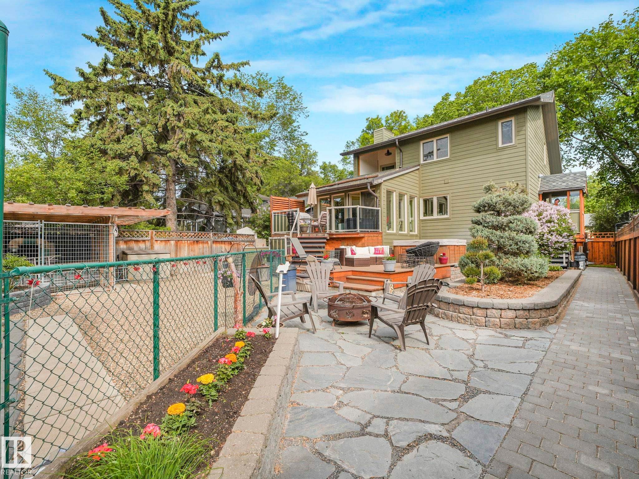 10961 75 Avenue, Edmonton, AB - Outdoor