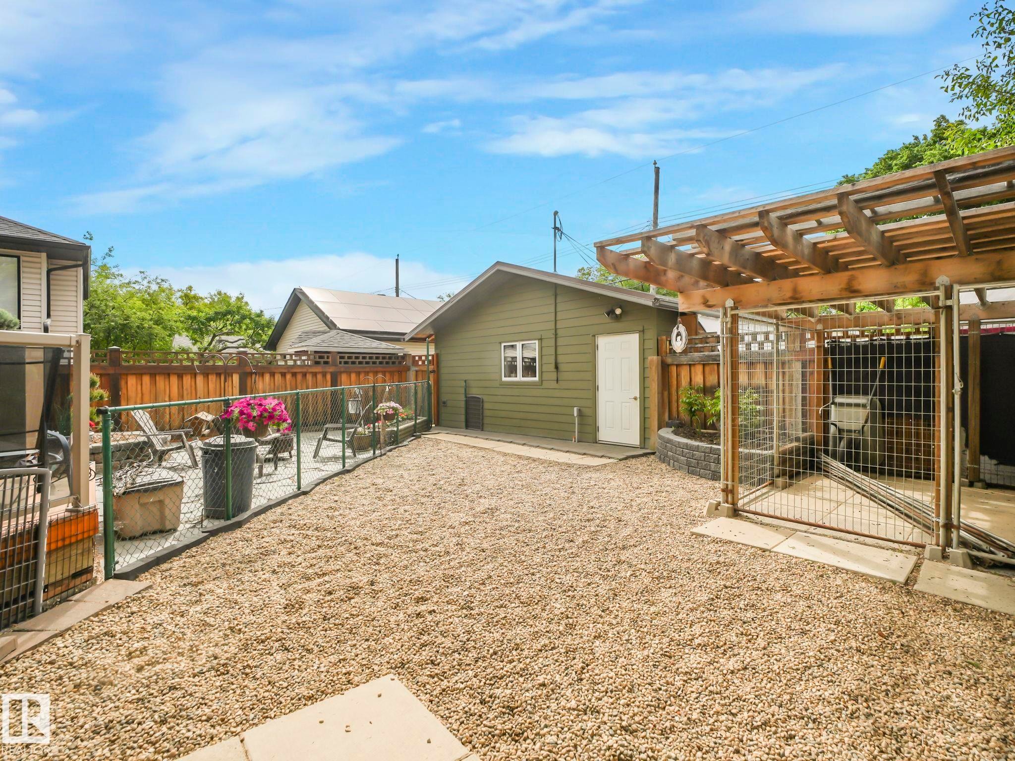 10961 75 Avenue, Edmonton, AB - Outdoor With Exterior