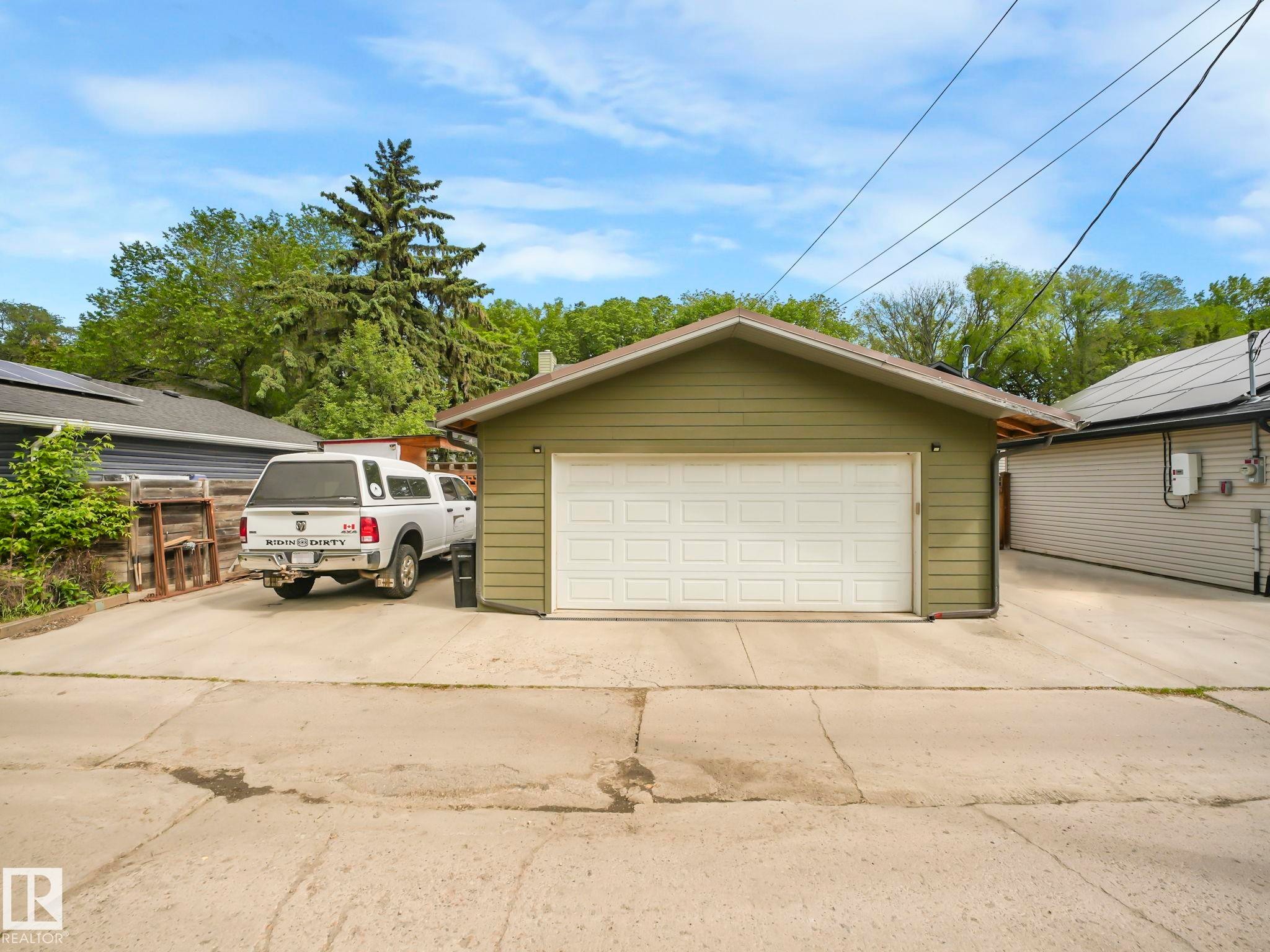 10961 75 Avenue, Edmonton, AB - Outdoor With Exterior