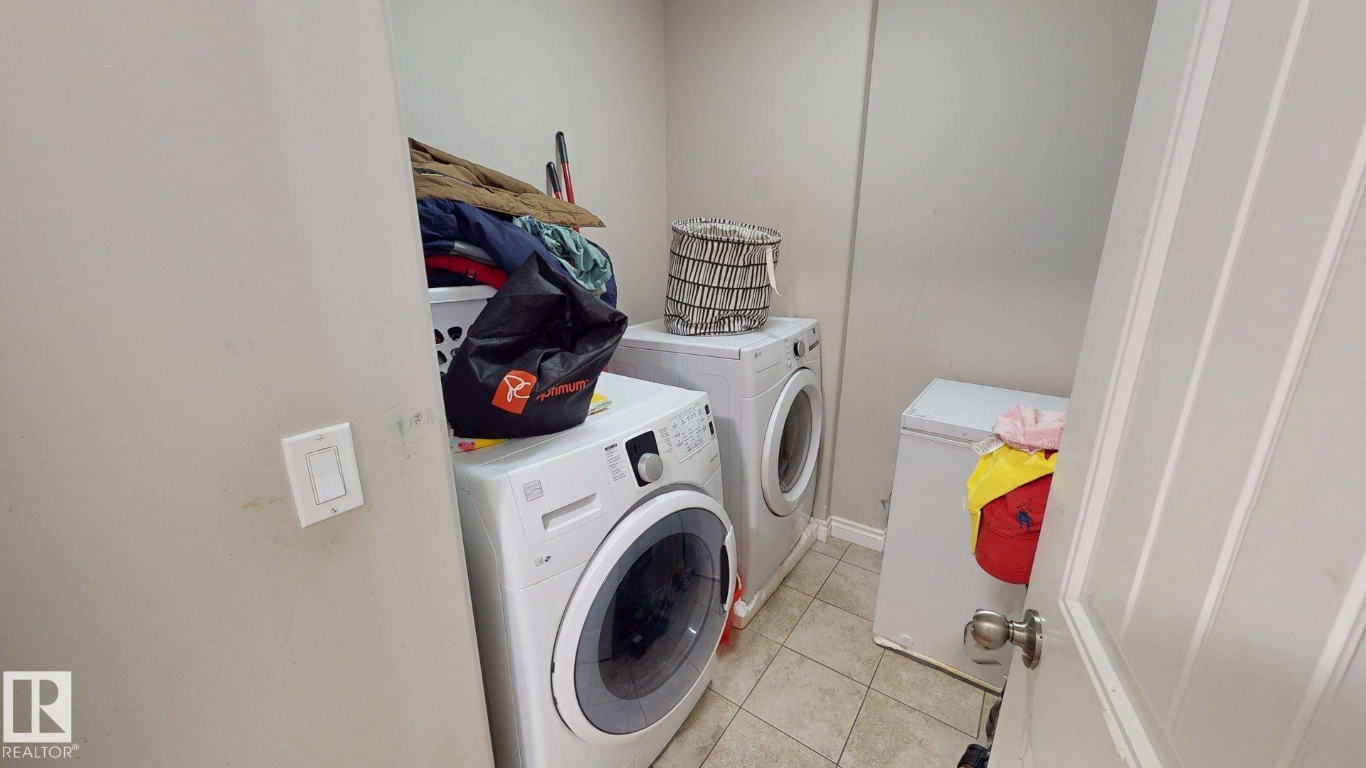 4017 41B Ave, Drayton Valley, AB - Indoor Photo Showing Laundry Room