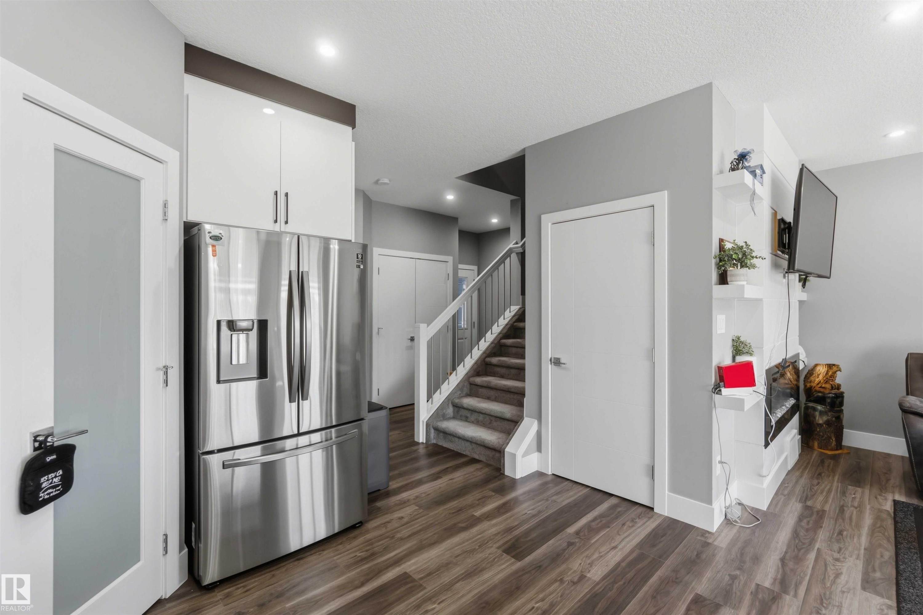 1641 Enright Way, Edmonton, AB - Indoor