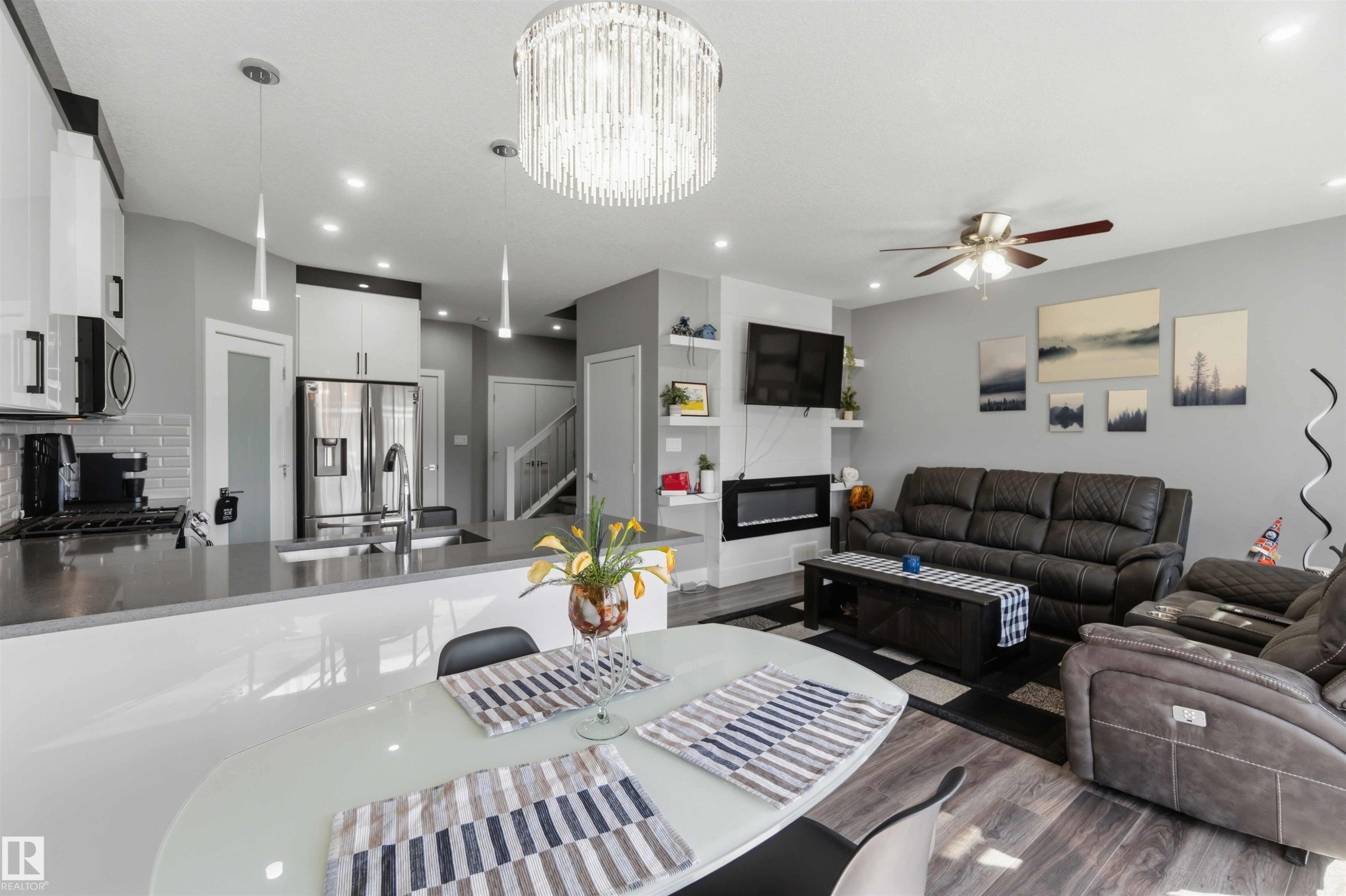 1641 Enright Way, Edmonton, AB - Indoor