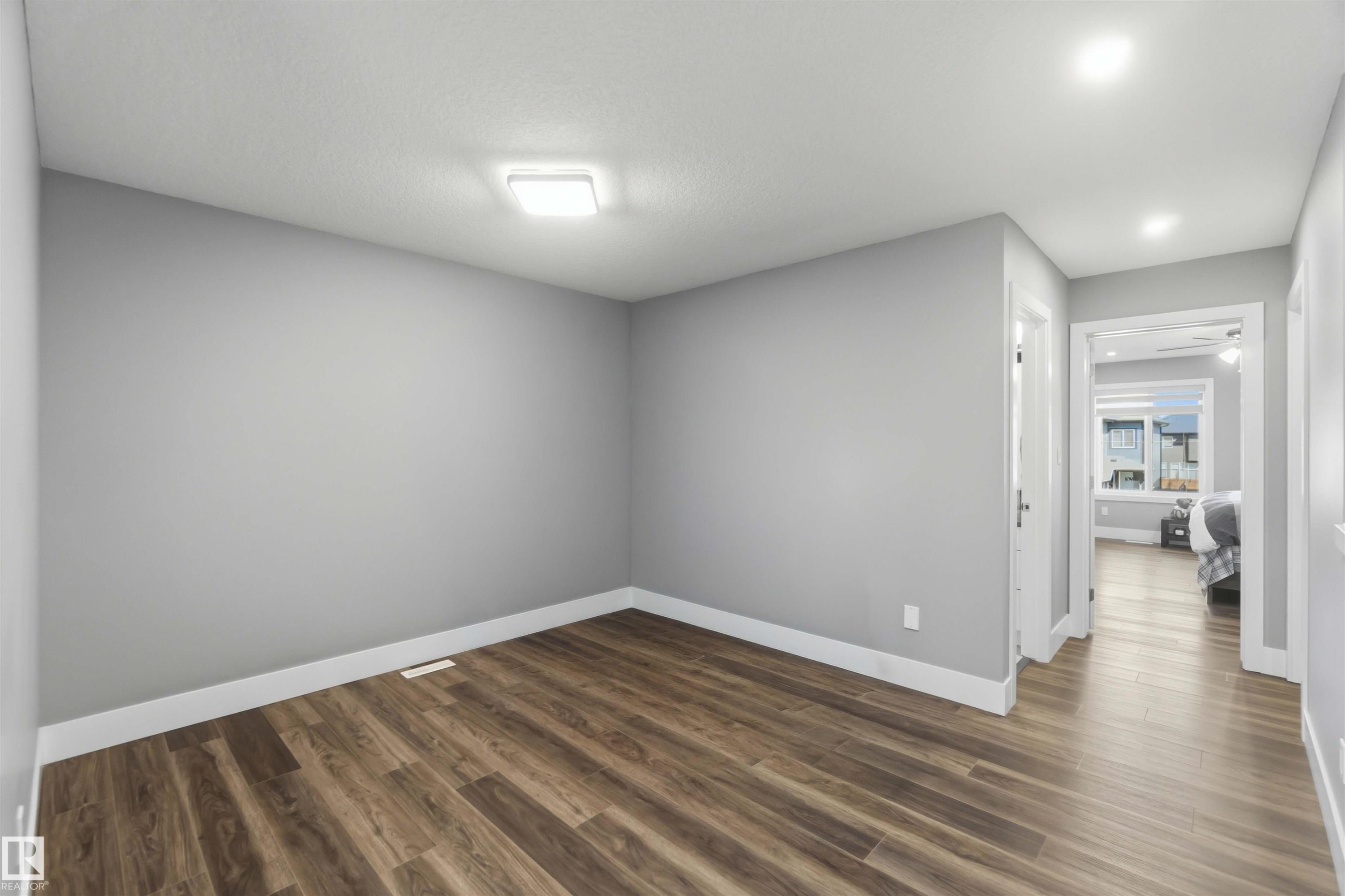 1641 Enright Way, Edmonton, AB - Indoor Photo Showing Other Room
