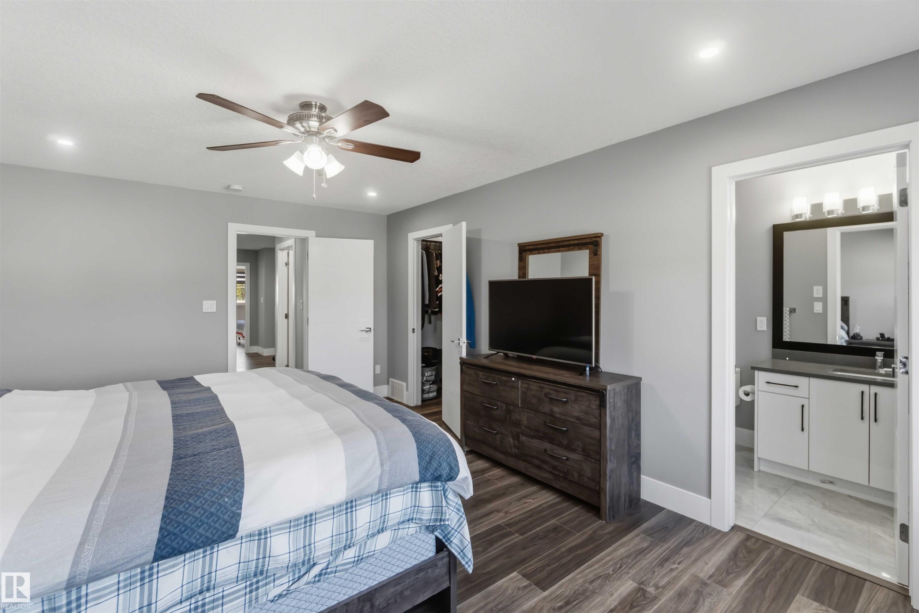 1641 Enright Way, Edmonton, AB - Indoor Photo Showing Bedroom