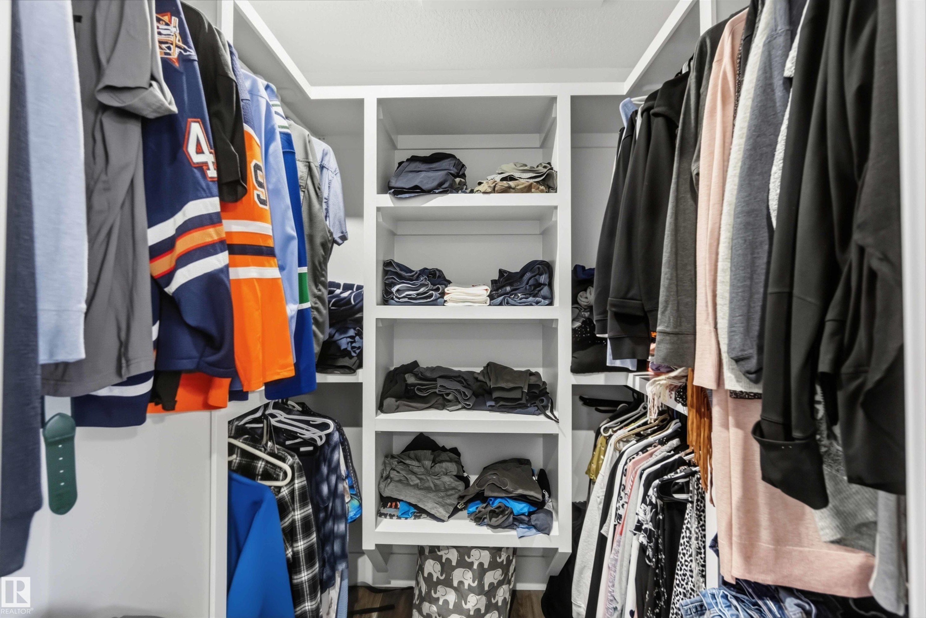 1641 Enright Way, Edmonton, AB - Indoor With Storage