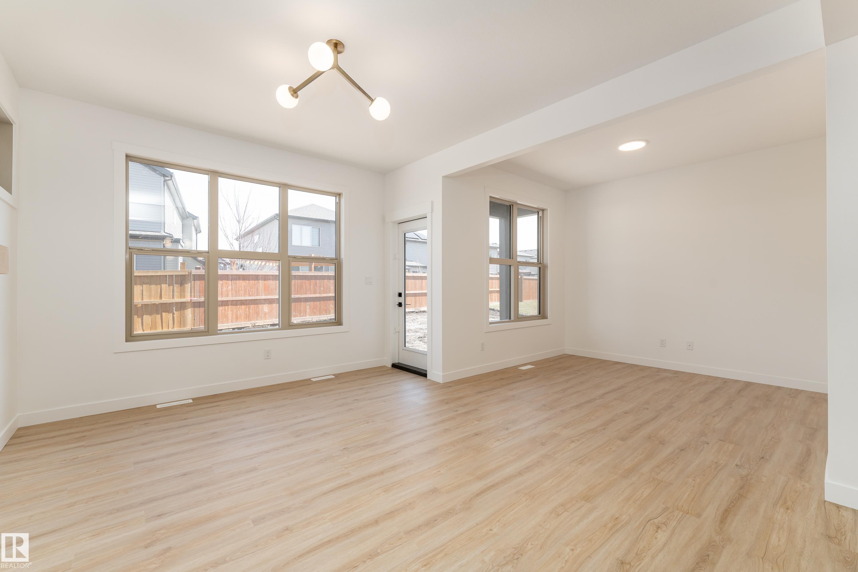 12 Gable Common, Spruce Grove, AB - Indoor Photo Showing Other Room