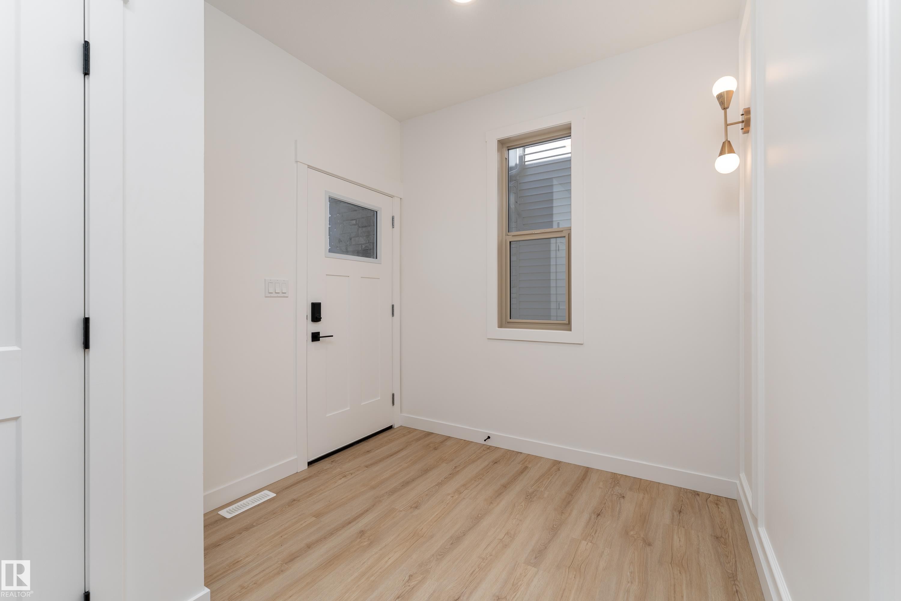 12 Gable Common, Spruce Grove, AB - Indoor Photo Showing Other Room