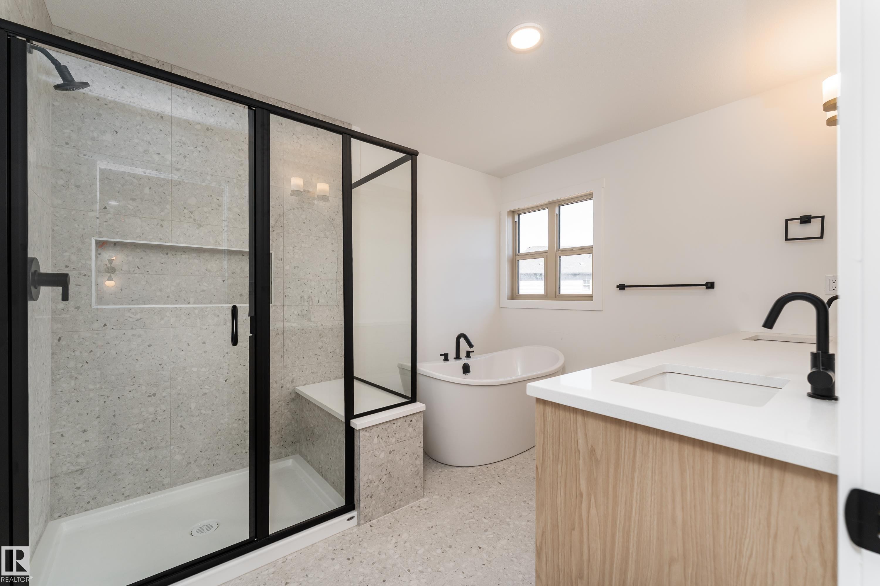 12 Gable Common, Spruce Grove, AB - Indoor Photo Showing Bathroom