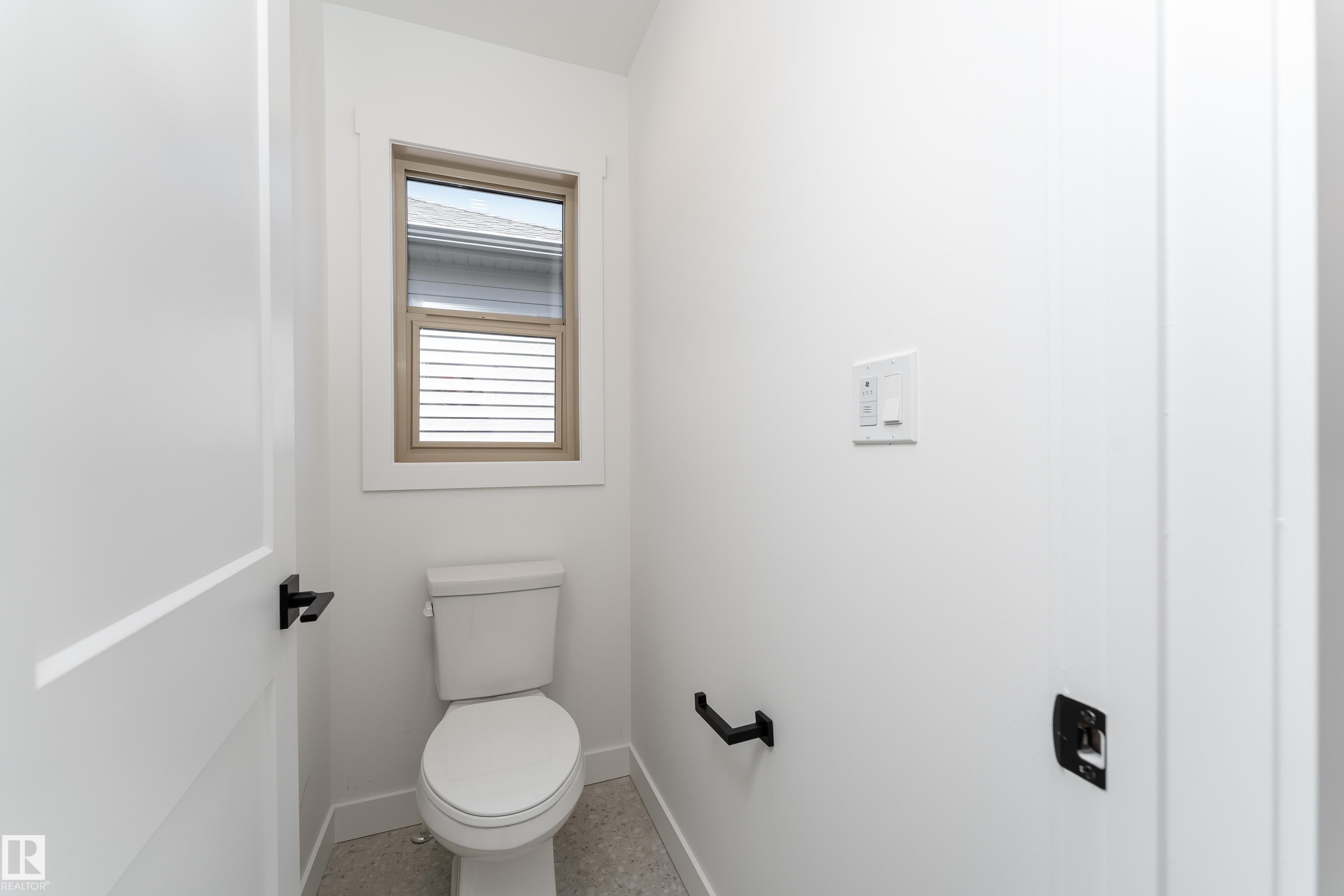 12 Gable Common, Spruce Grove, AB - Indoor Photo Showing Bathroom