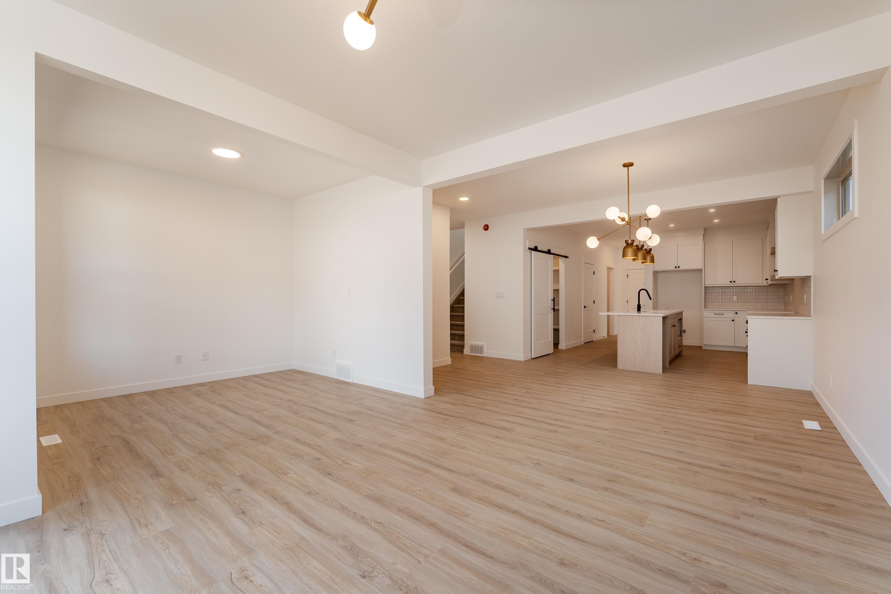 12 Gable Common, Spruce Grove, AB - Indoor Photo Showing Other Room
