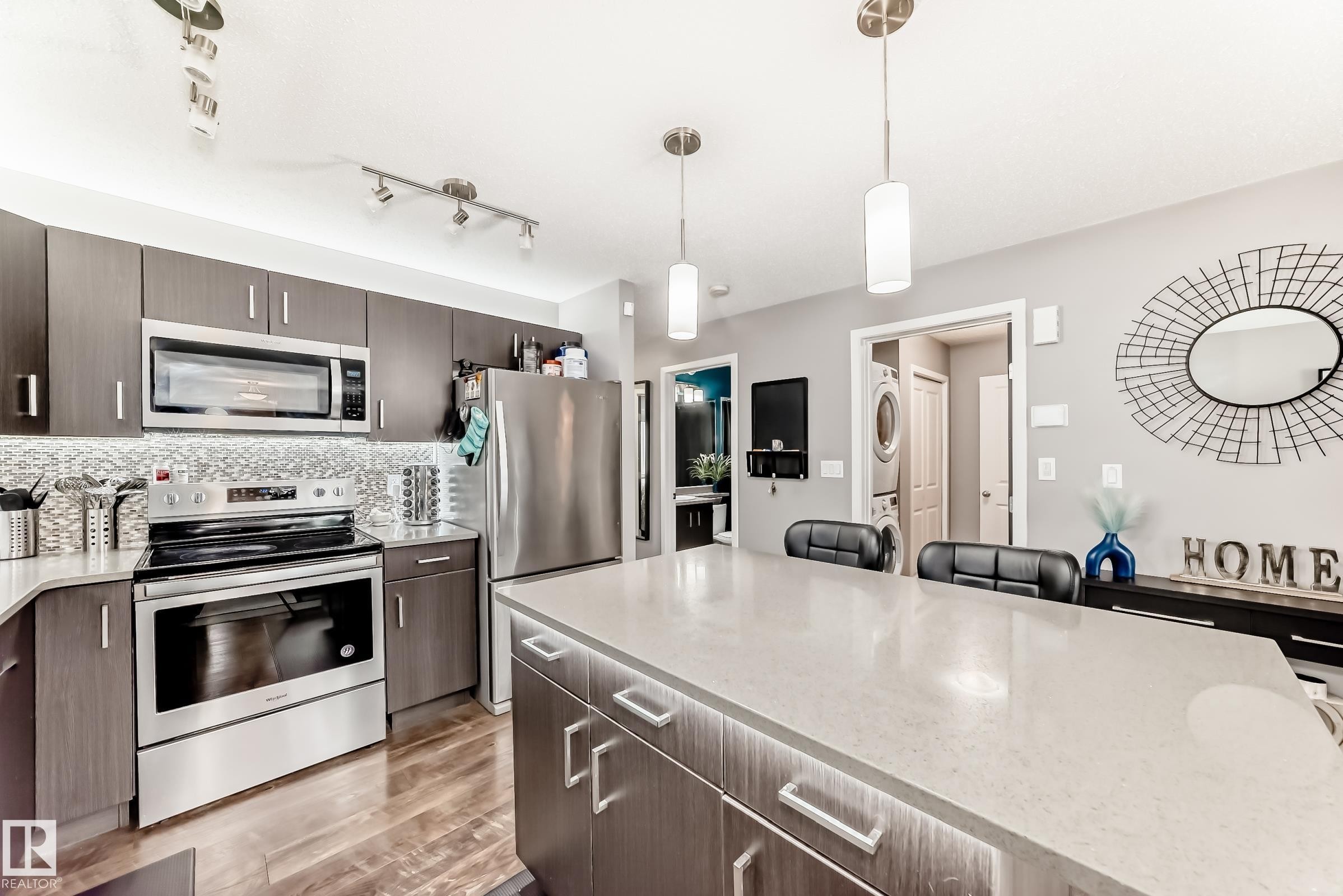 43 3305 Orchards Link, Edmonton, AB - Indoor Photo Showing Kitchen With Stainless Steel Kitchen With Upgraded Kitchen