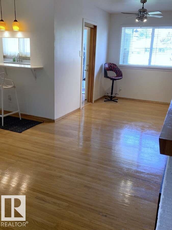 15212 86 Avenue, Edmonton, AB - Indoor Photo Showing Other Room