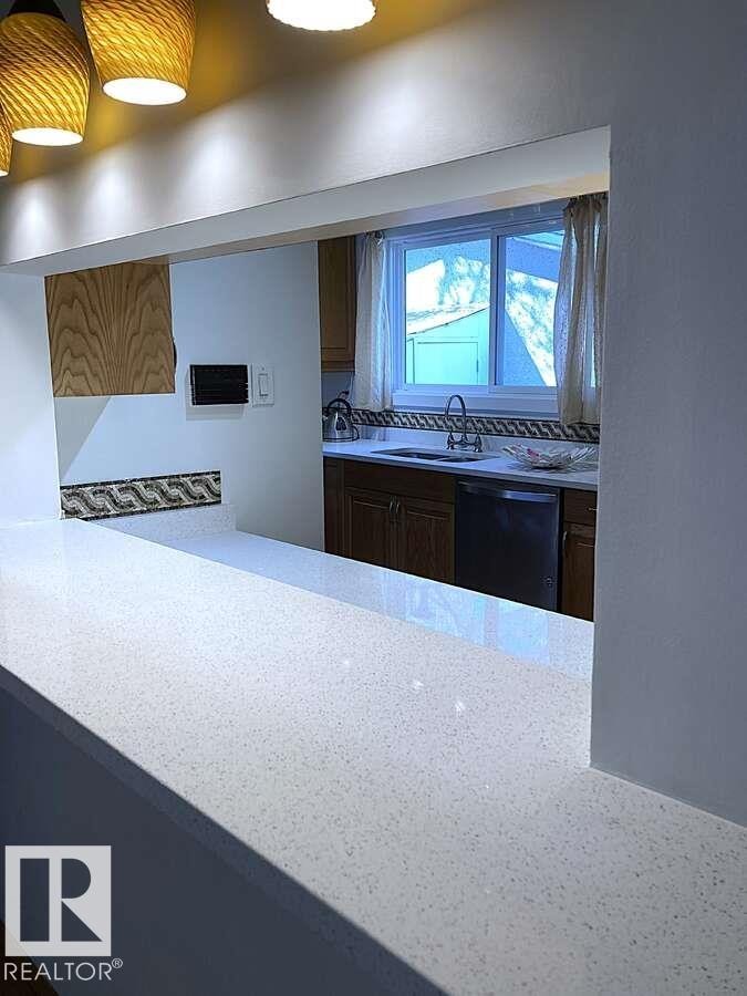 15212 86 Avenue, Edmonton, AB - Indoor