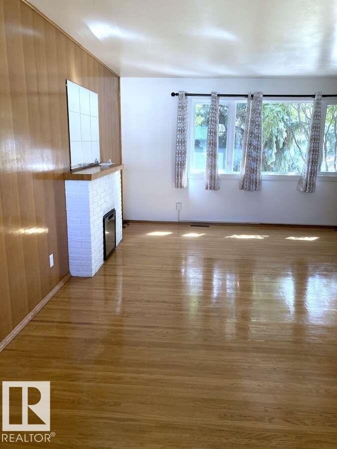 15212 86 Avenue, Edmonton, AB - Indoor Photo Showing Other Room