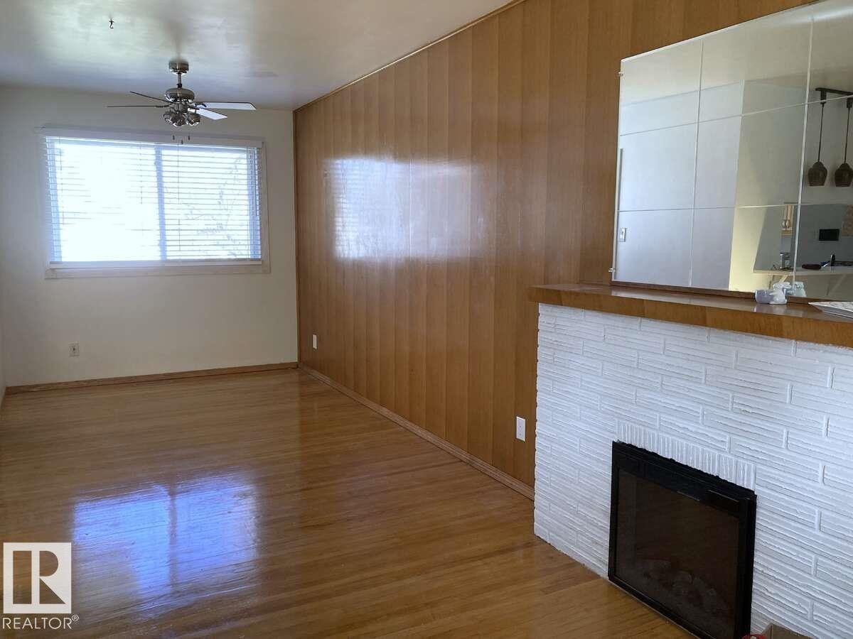 15212 86 Avenue, Edmonton, AB - Indoor Photo Showing Other Room