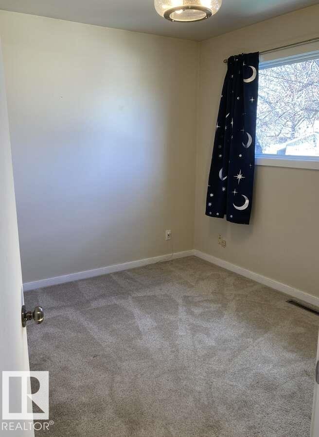 15212 86 Avenue, Edmonton, AB - Indoor Photo Showing Other Room