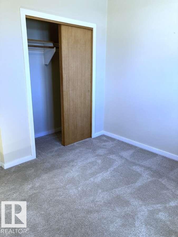 15212 86 Avenue, Edmonton, AB - Indoor Photo Showing Other Room