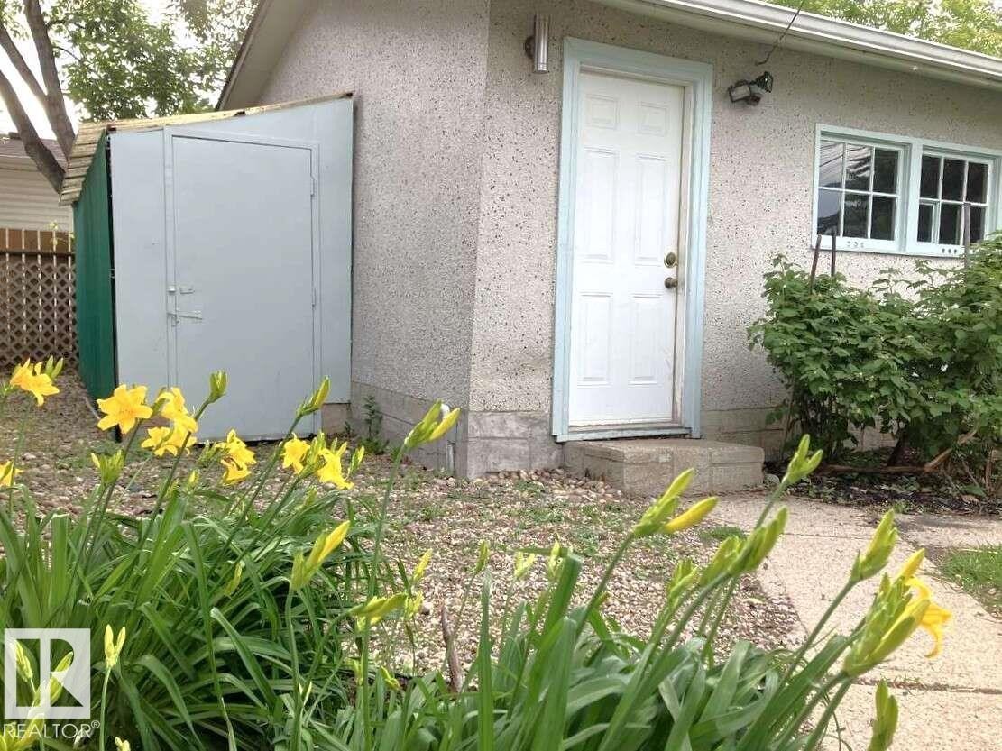 15212 86 Avenue, Edmonton, AB - Outdoor With Exterior