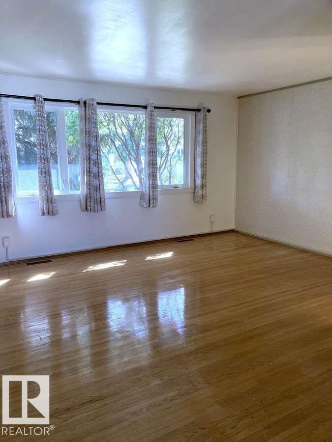 15212 86 Avenue, Edmonton, AB - Indoor Photo Showing Other Room