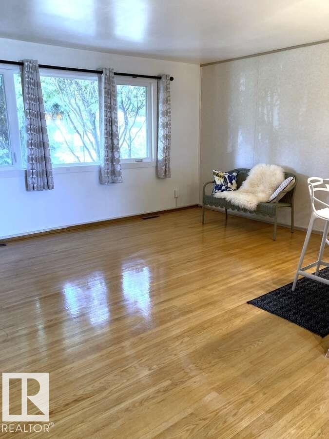 15212 86 Avenue, Edmonton, AB - Indoor Photo Showing Other Room