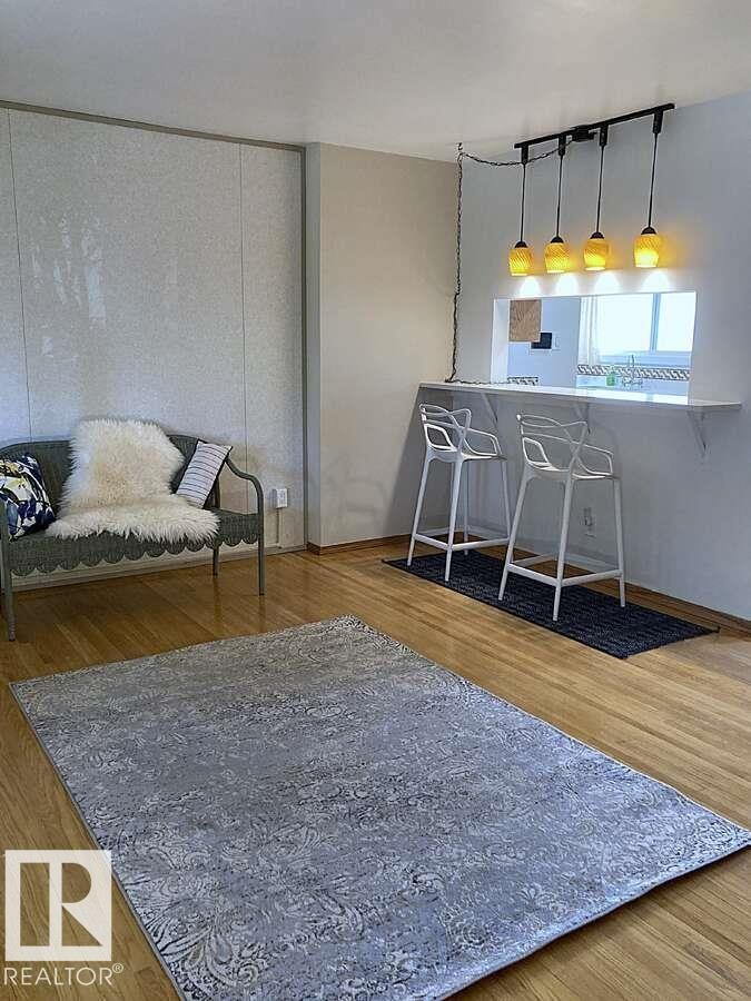 15212 86 Avenue, Edmonton, AB - Indoor Photo Showing Other Room