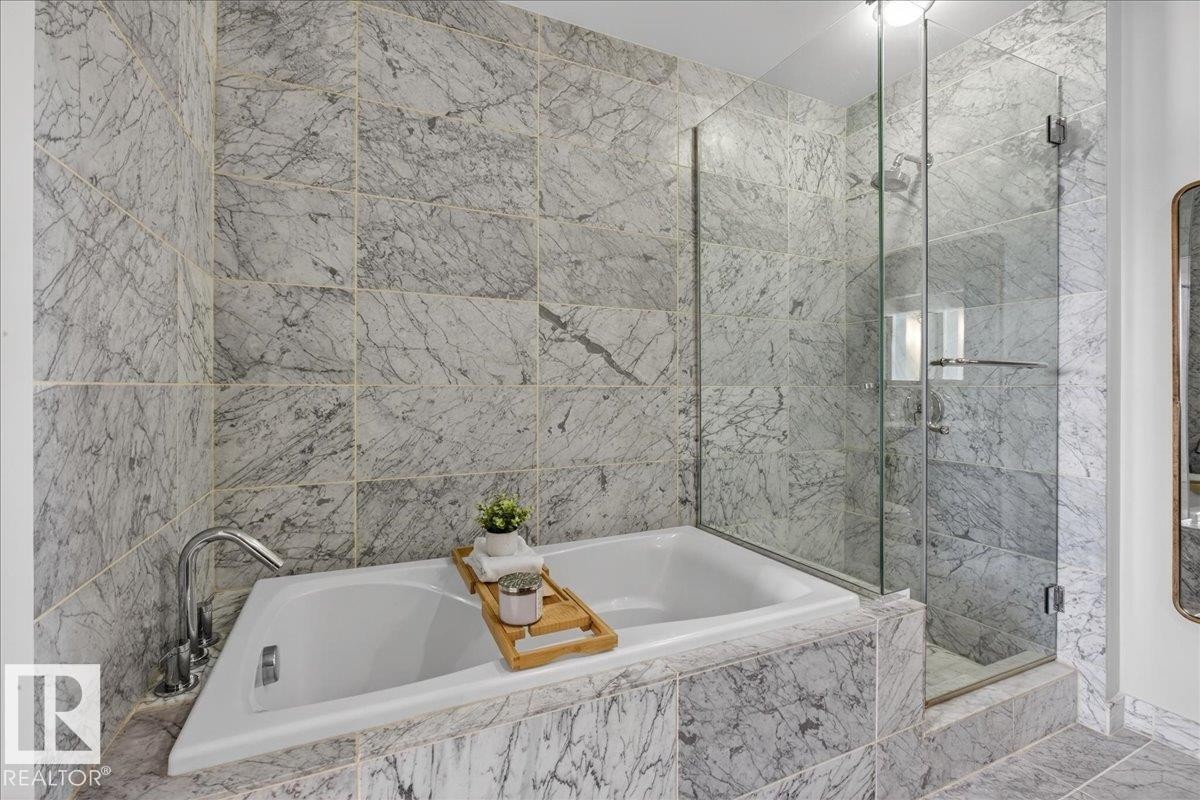 #114 2504 109 St Nw, Edmonton, AB - Indoor Photo Showing Bathroom