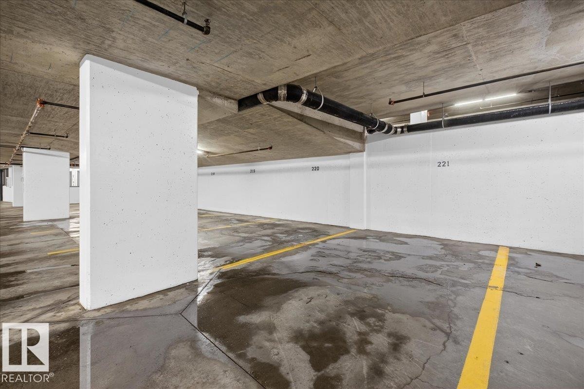 #114 2504 109 St Nw, Edmonton, AB - Indoor Photo Showing Garage