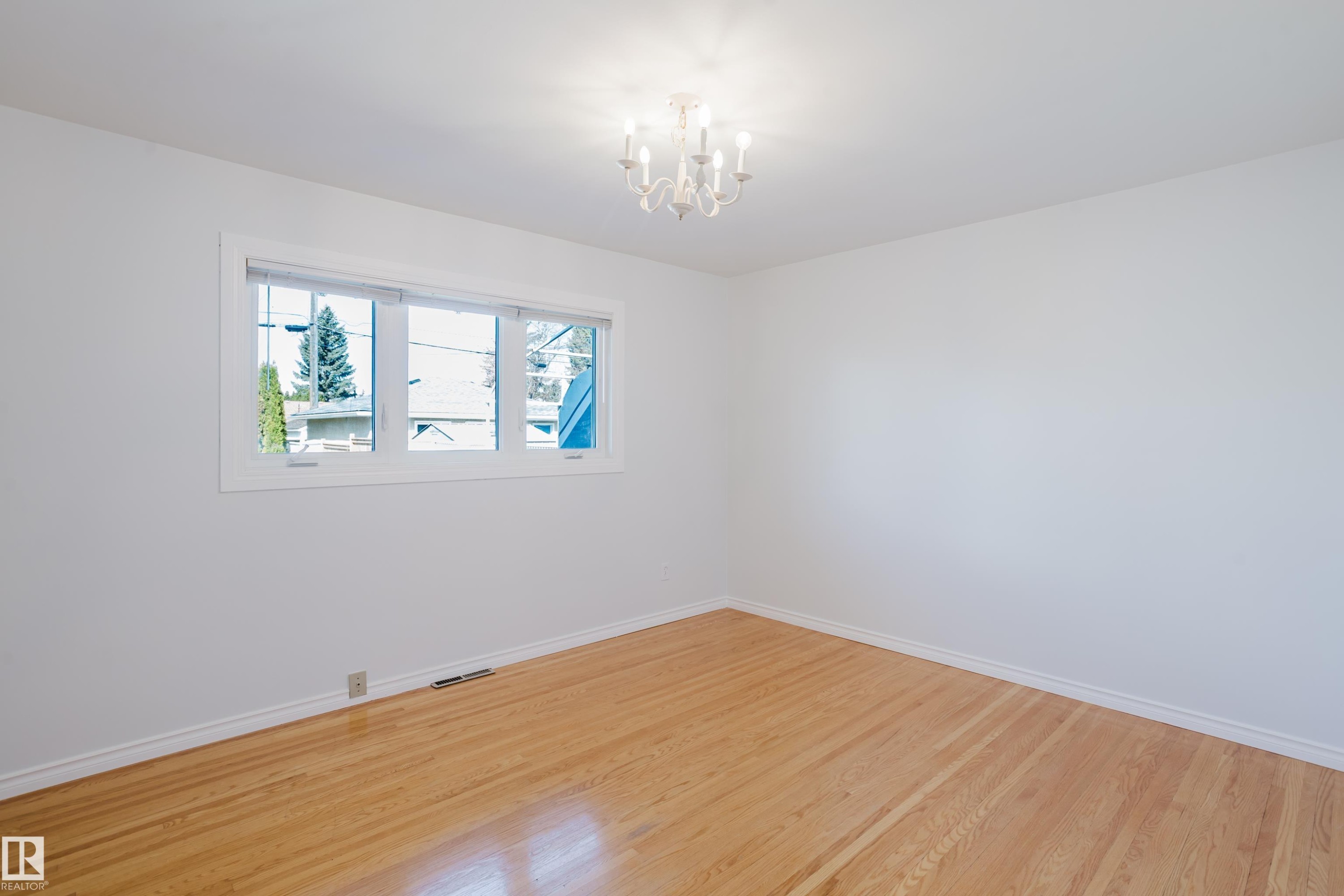 7108 83 Street, Edmonton, AB - Indoor Photo Showing Other Room