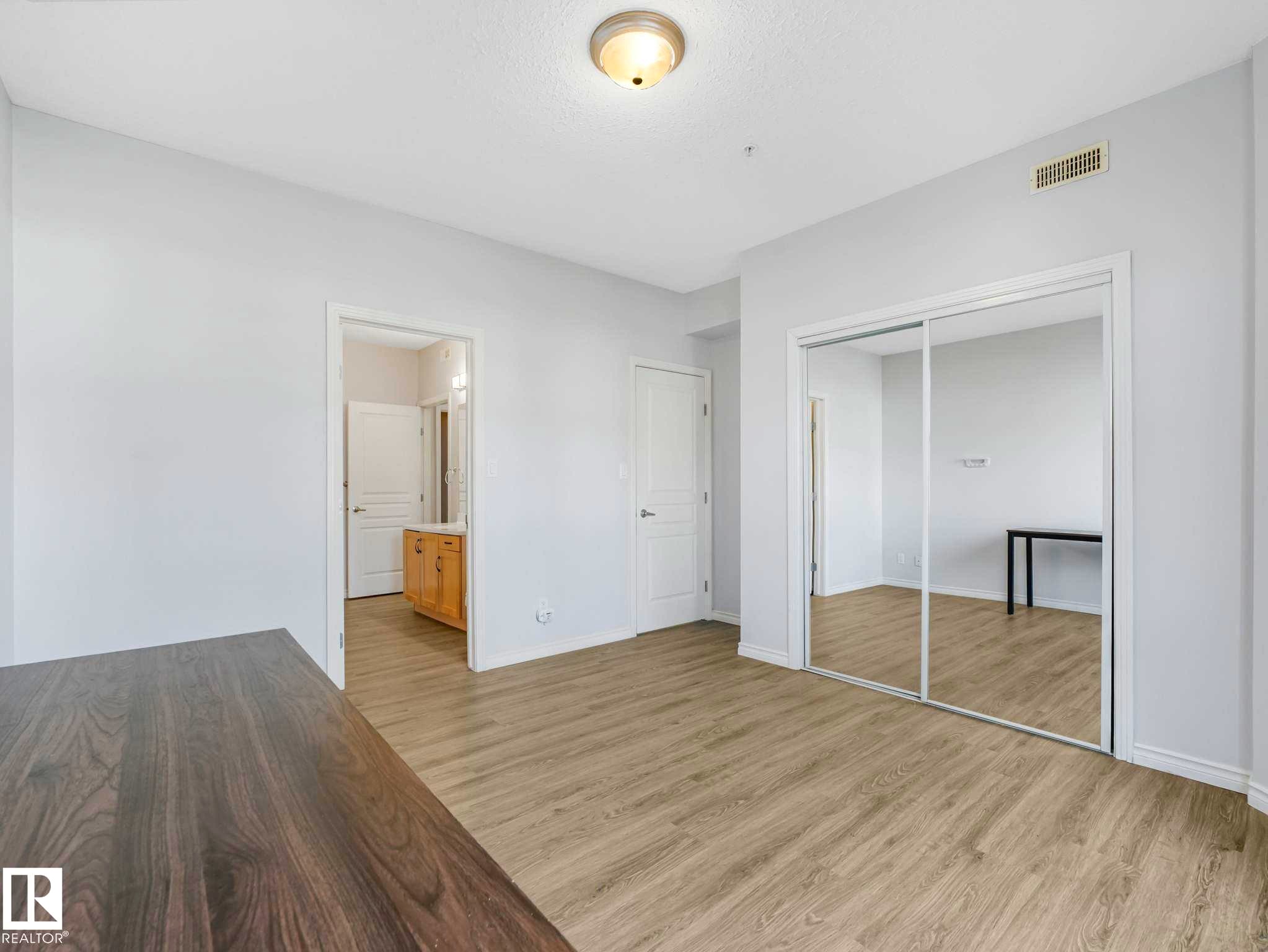 112 11039 83 Avenue, Edmonton, AB - Indoor Photo Showing Other Room