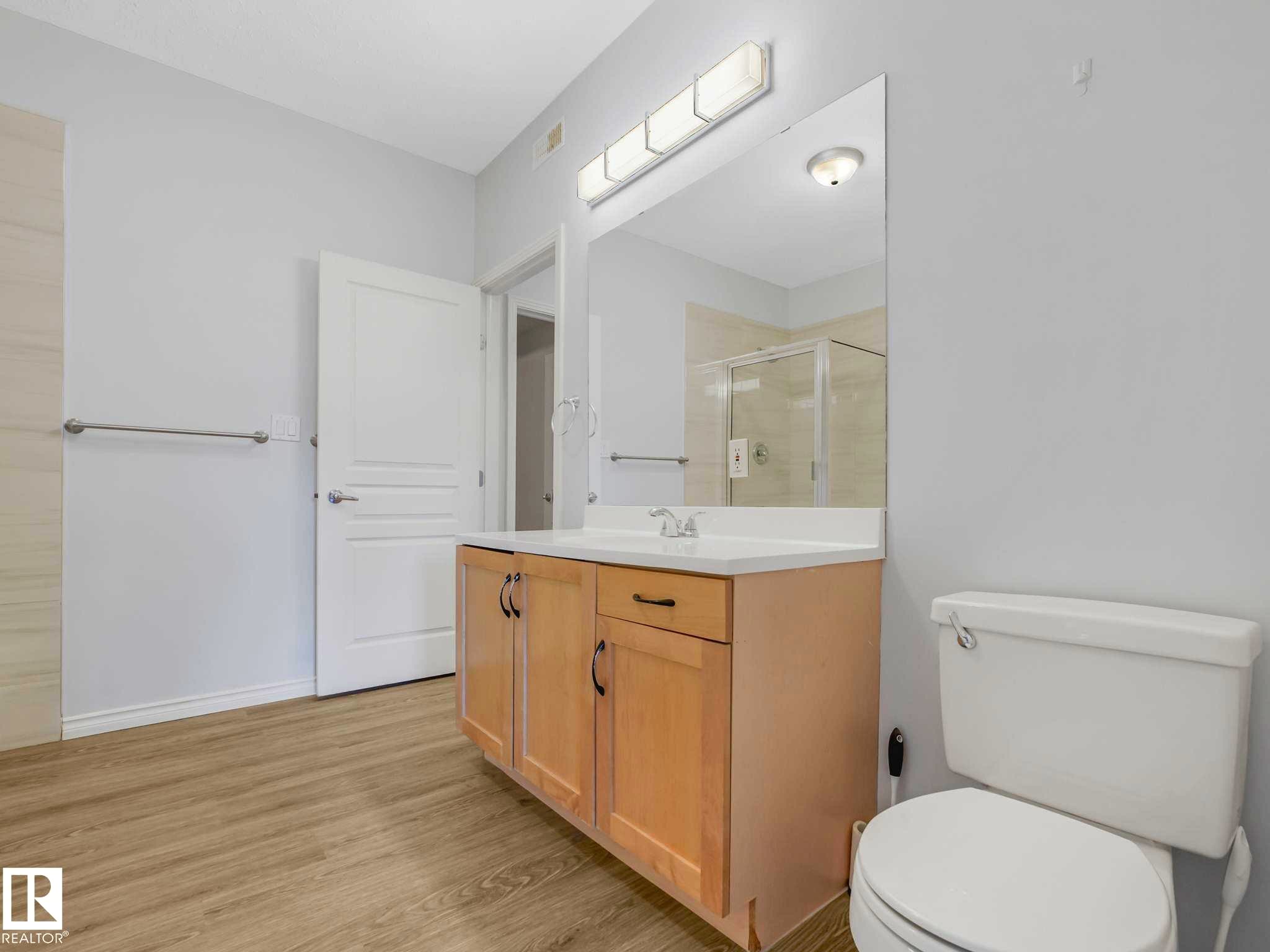 112 11039 83 Avenue, Edmonton, AB - Indoor Photo Showing Bathroom