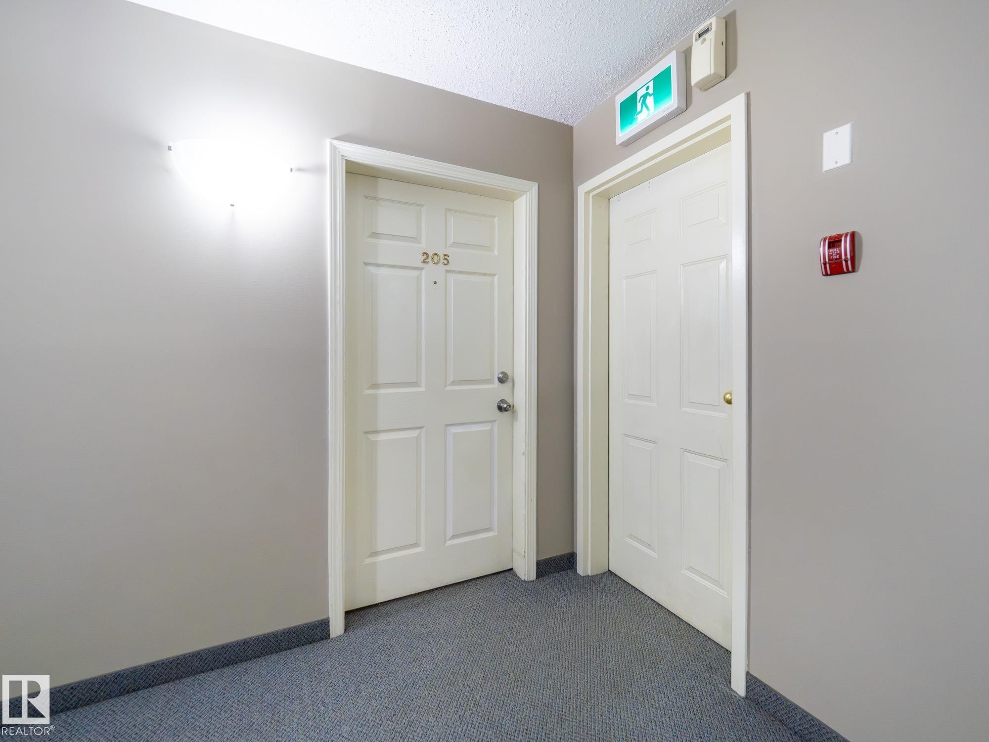 205 11716 100 Avenue, Edmonton, AB - Indoor Photo Showing Other Room