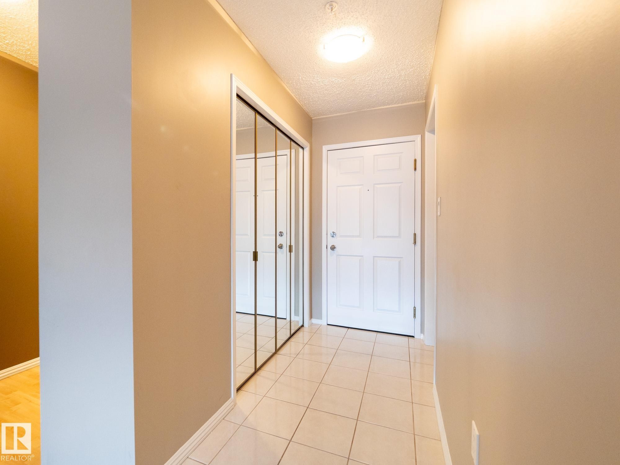 205 11716 100 Avenue, Edmonton, AB - Indoor Photo Showing Other Room