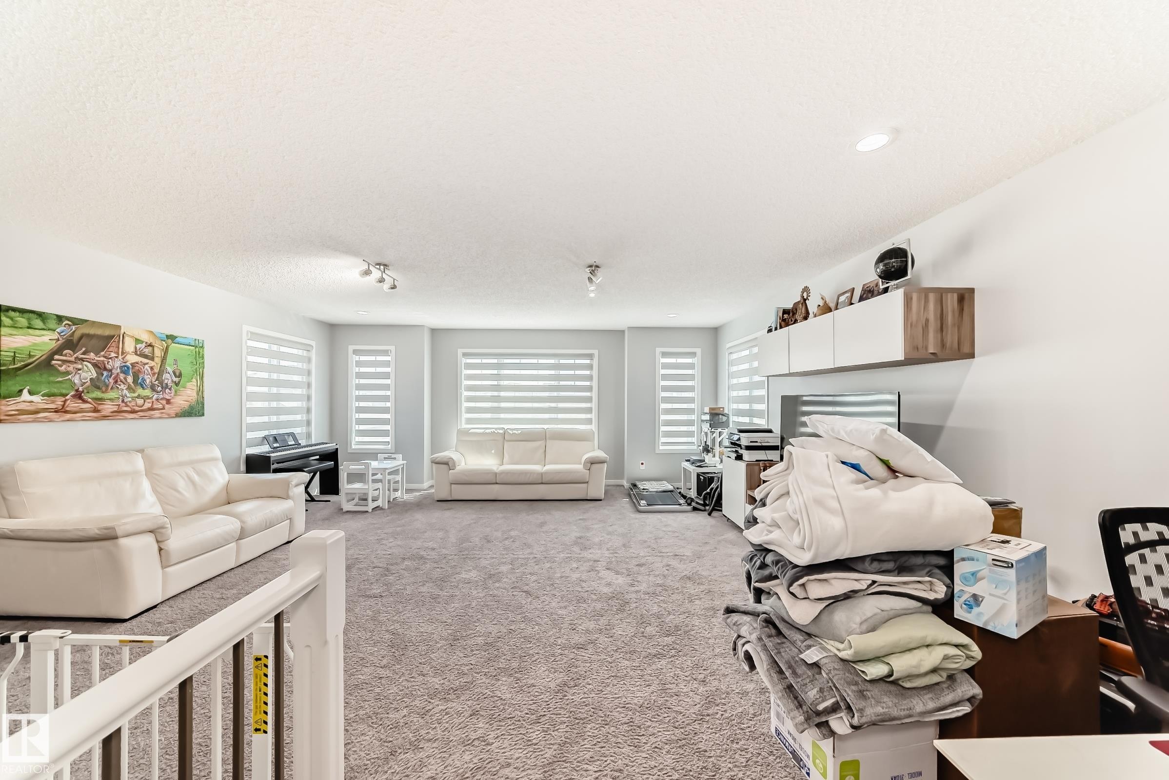 16320 12 Avenue, Edmonton, AB - Indoor Photo Showing Bathroom
