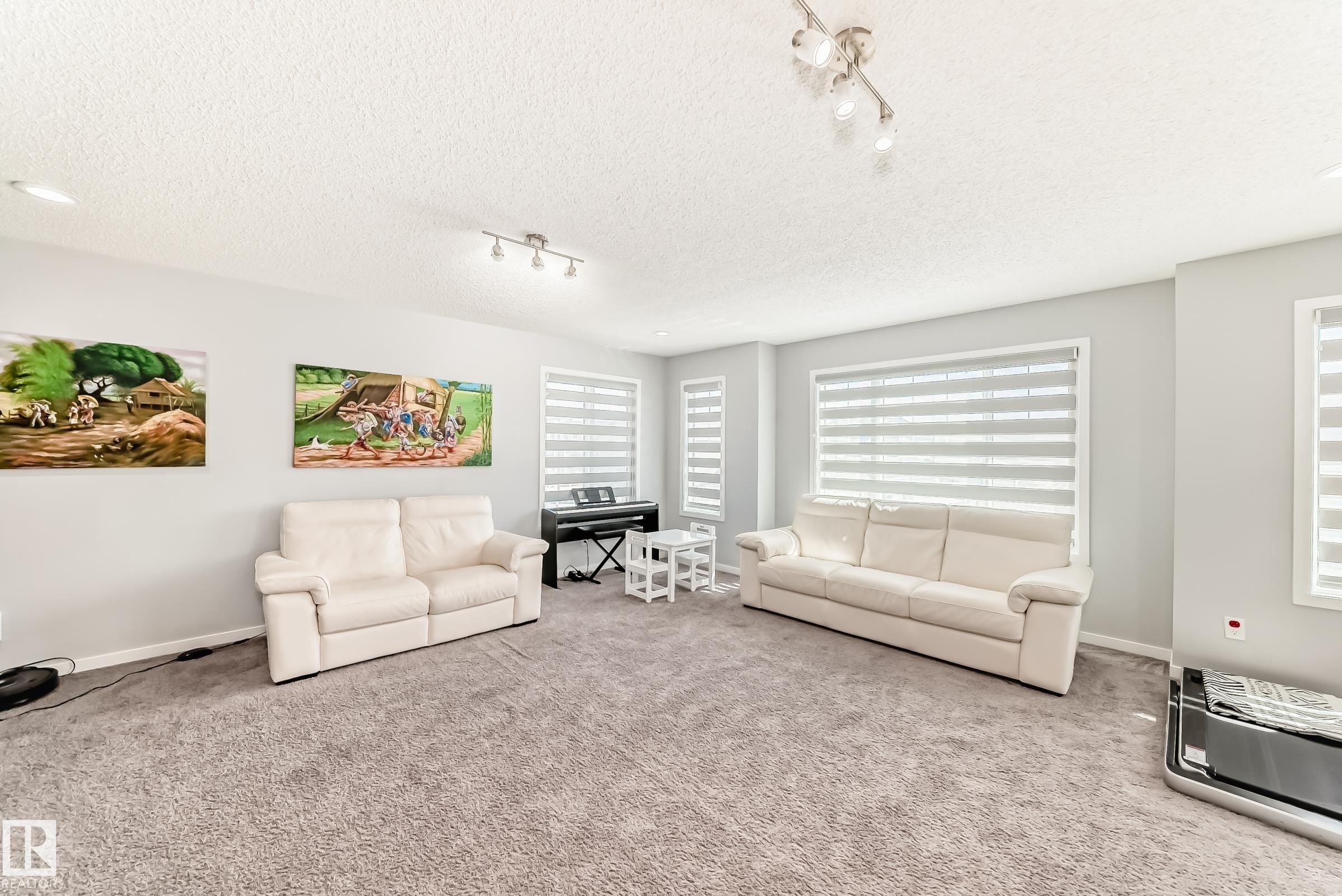 16320 12 Avenue, Edmonton, AB - Indoor