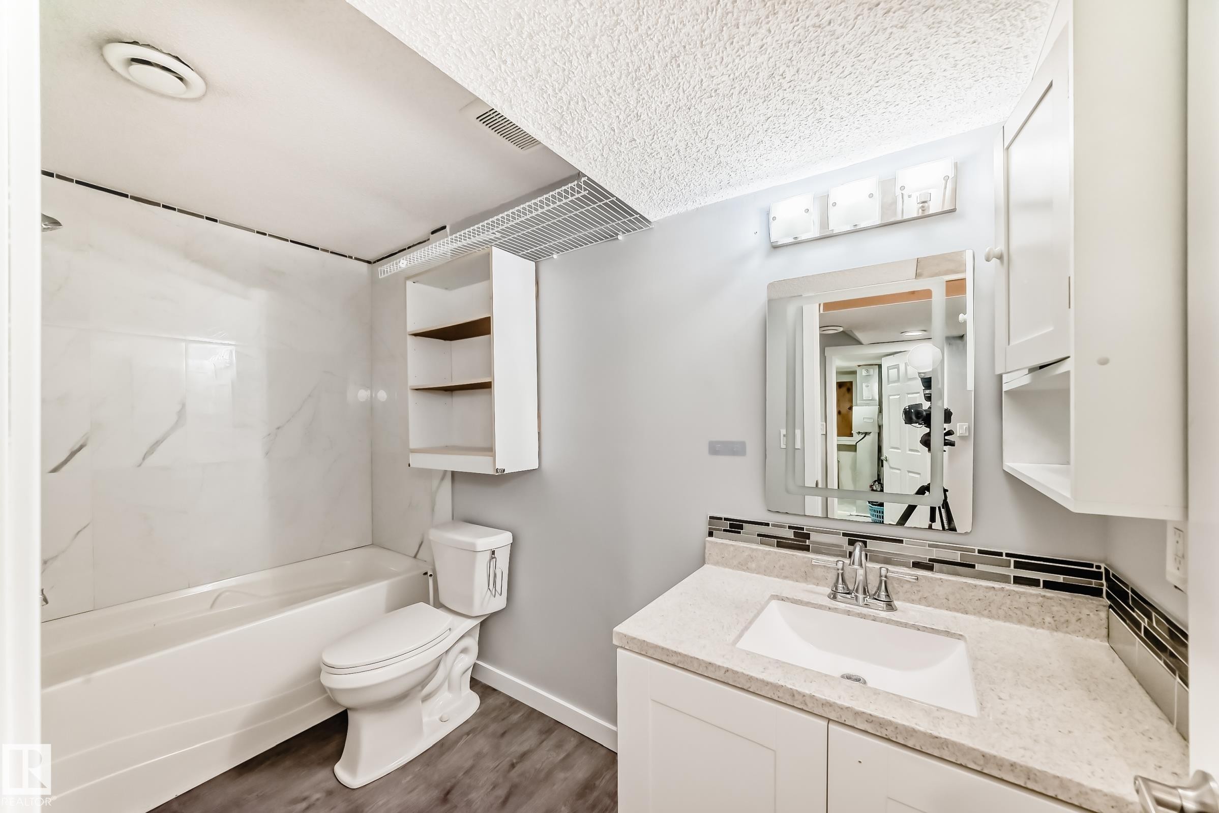 16320 12 Avenue, Edmonton, AB - Indoor Photo Showing Other Room