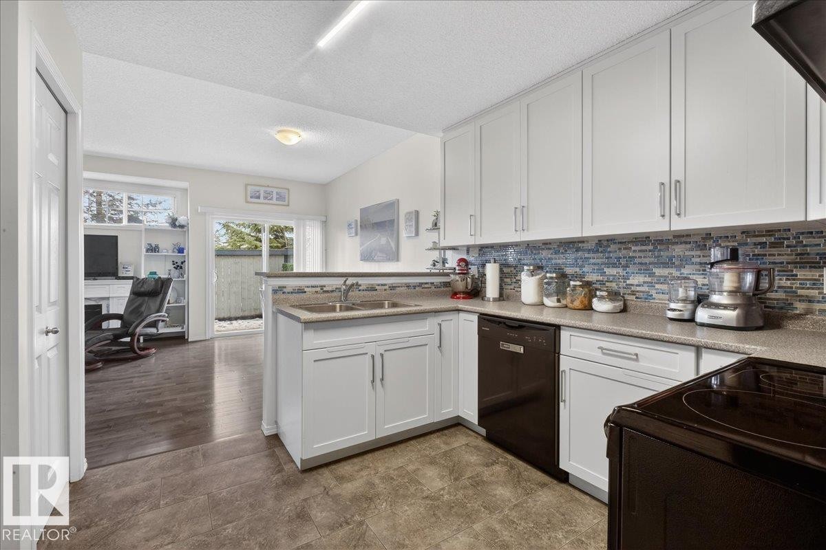 17 1179 Summerside Drive, Edmonton, AB - Indoor Photo Showing Kitchen With Double Sink