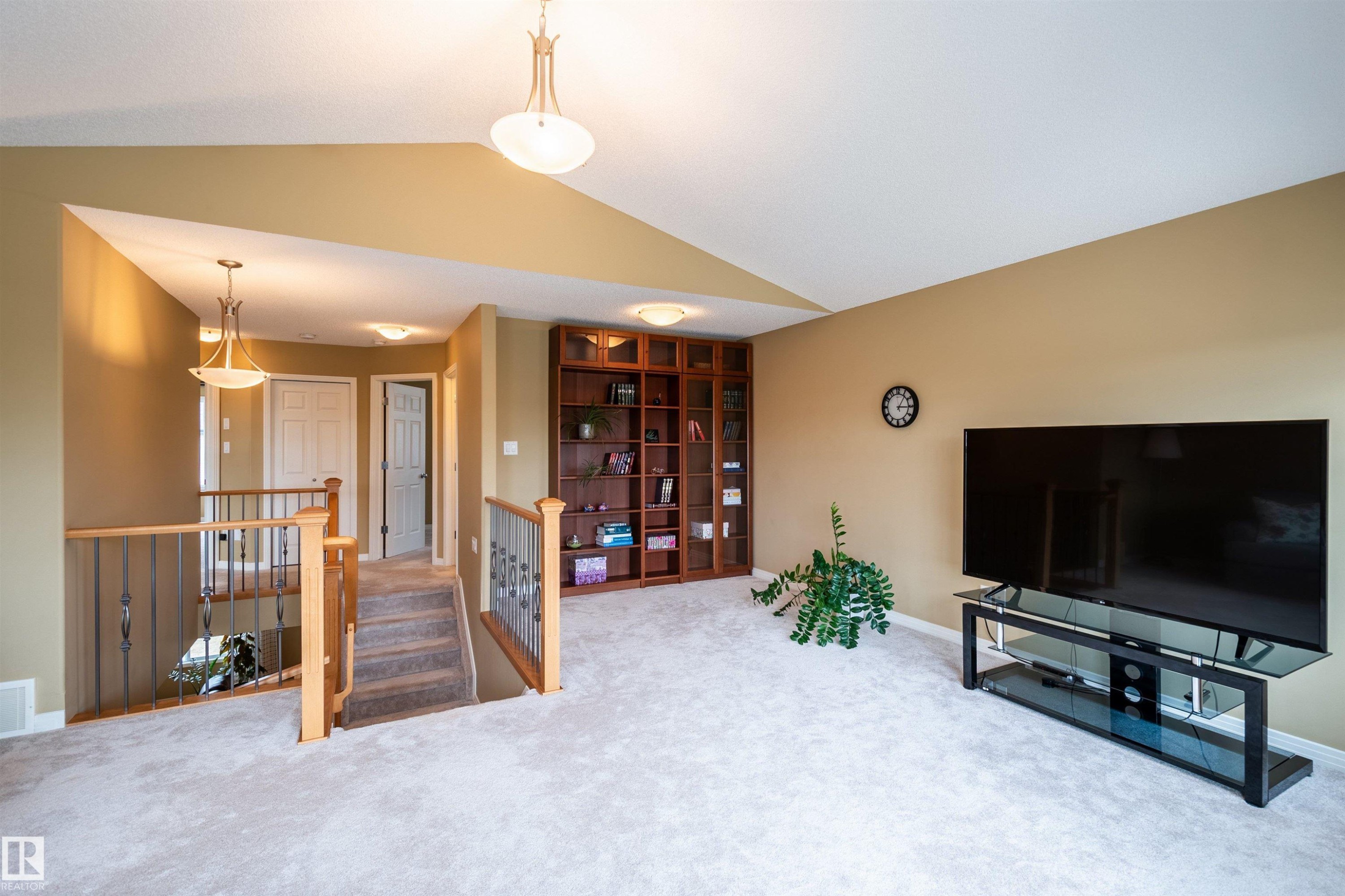 Living room - 2340 Hagen Link, Edmonton, AB - Indoor