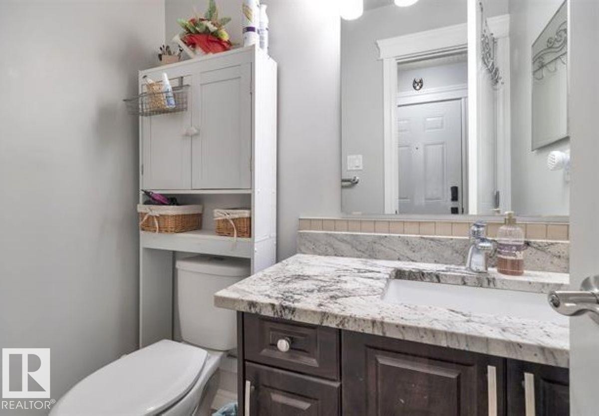 5451 Hill View Crescent, Edmonton, AB - Indoor Photo Showing Bathroom