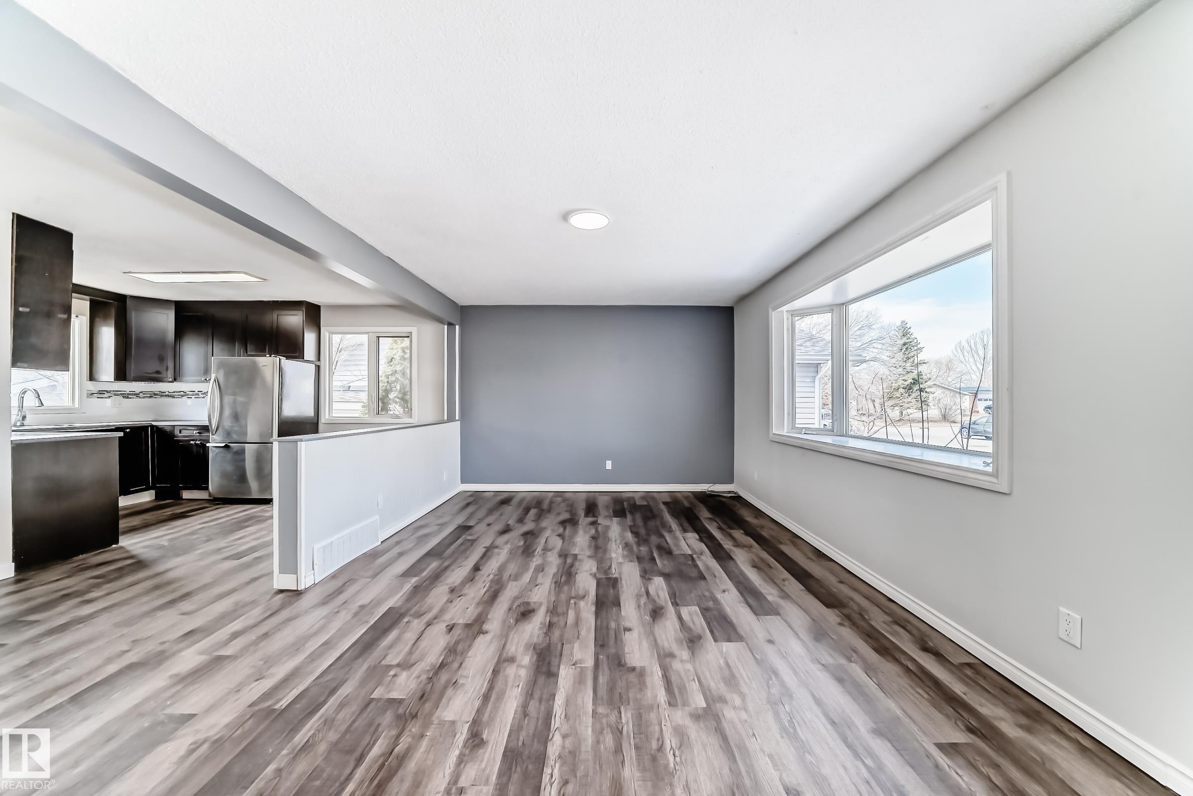 8615 42A Avenue, Edmonton, AB - Indoor