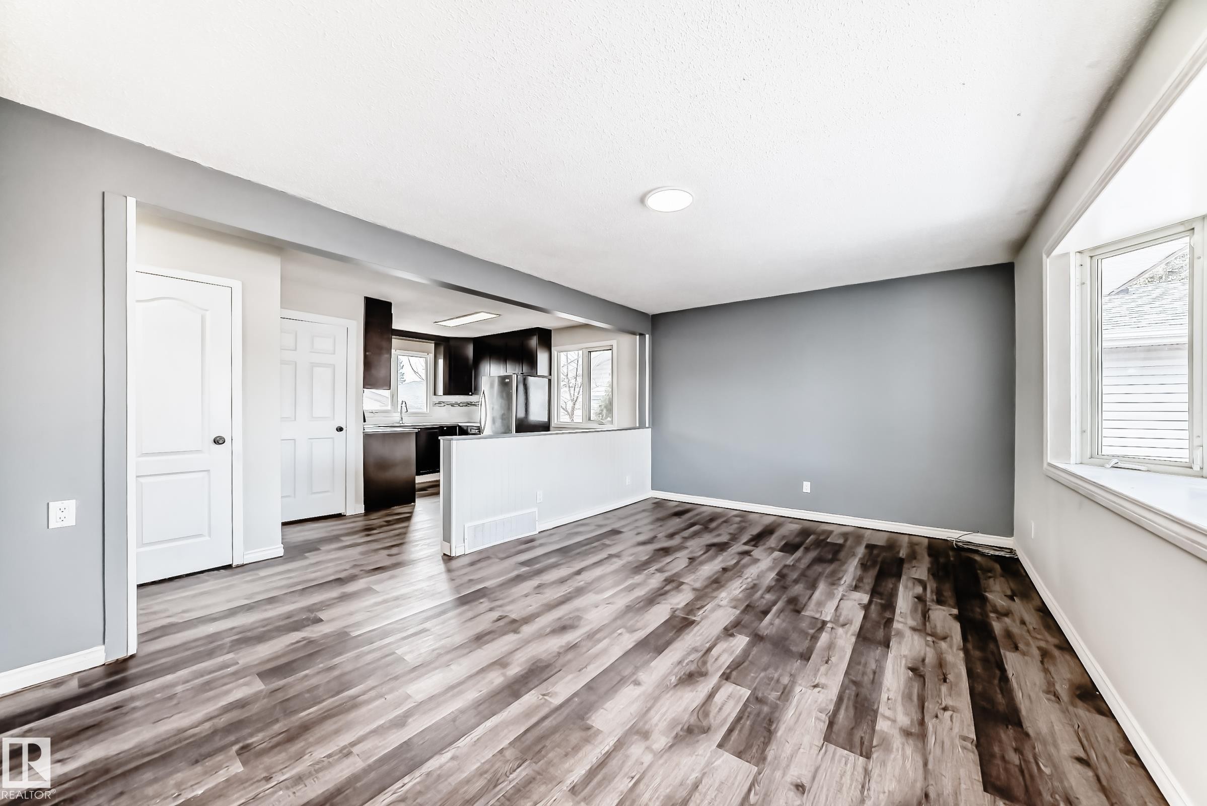8615 42A Avenue, Edmonton, AB - Indoor Photo Showing Other Room