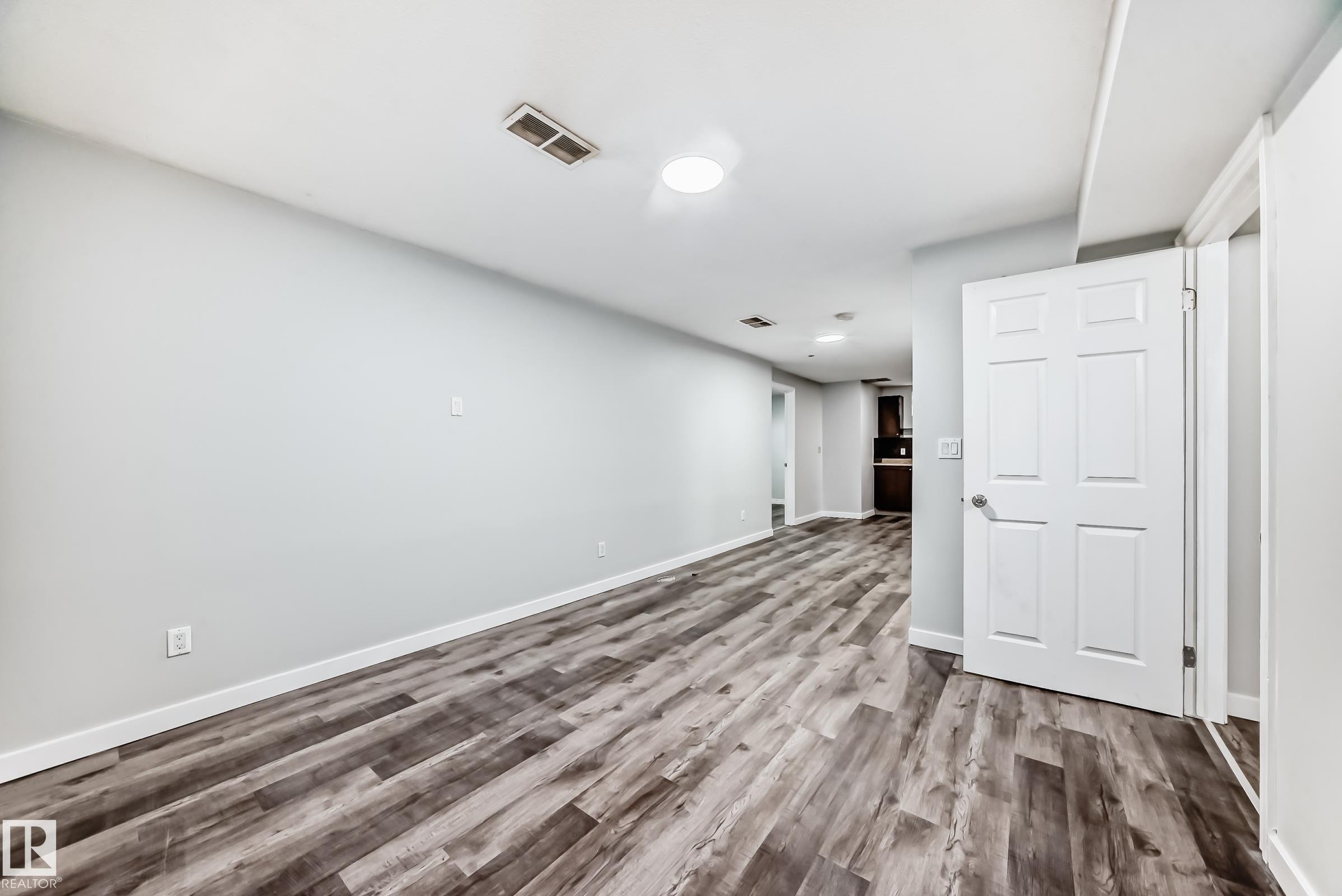 8615 42A Avenue, Edmonton, AB - Indoor Photo Showing Other Room