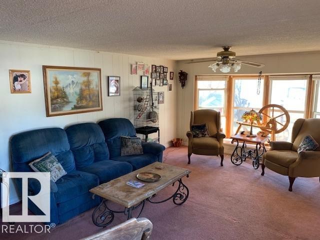 333 Juniper Place, Edmonton, AB - Indoor Photo Showing Living Room