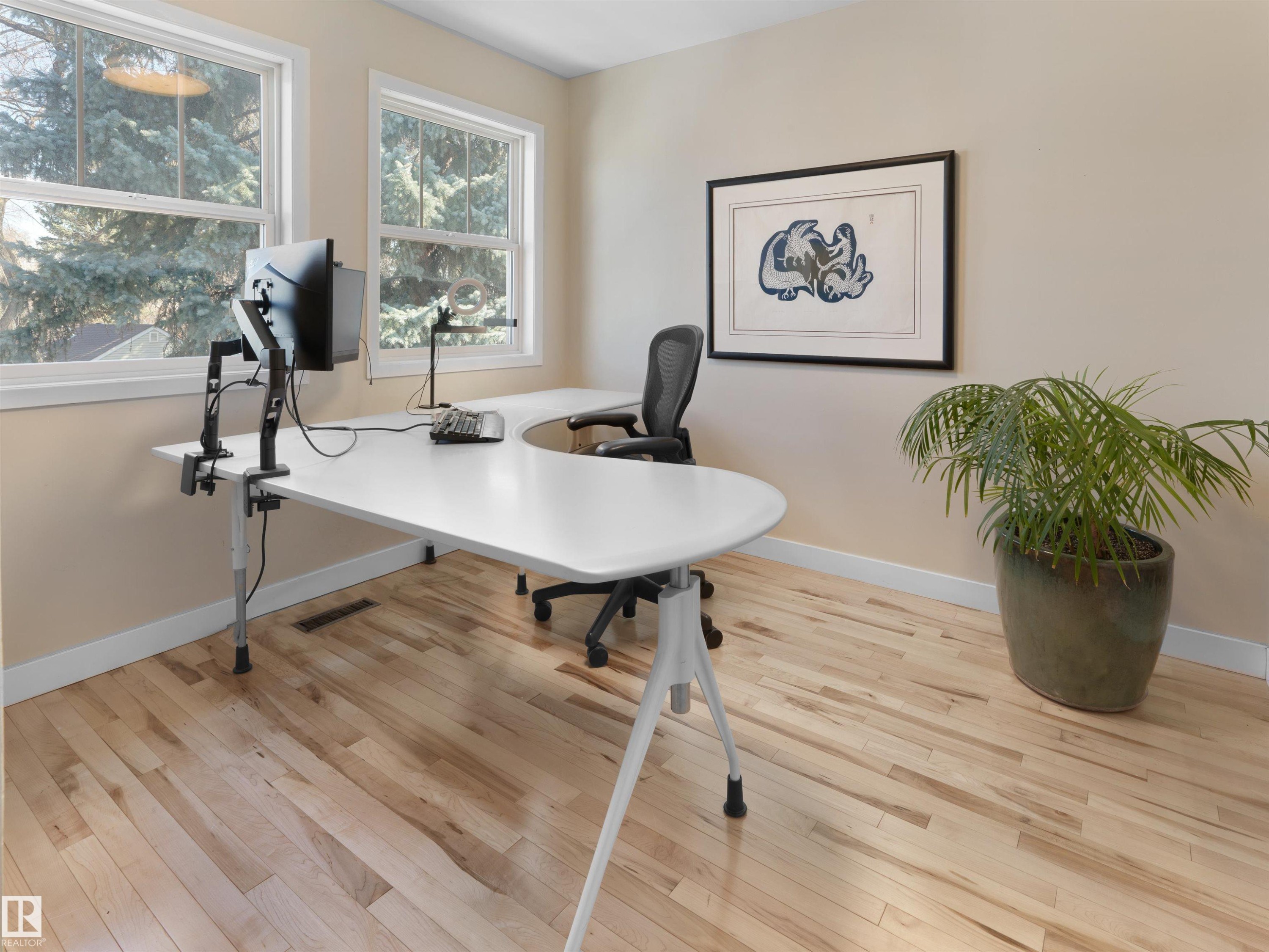9815 90 Avenue, Edmonton, AB - Indoor Photo Showing Office
