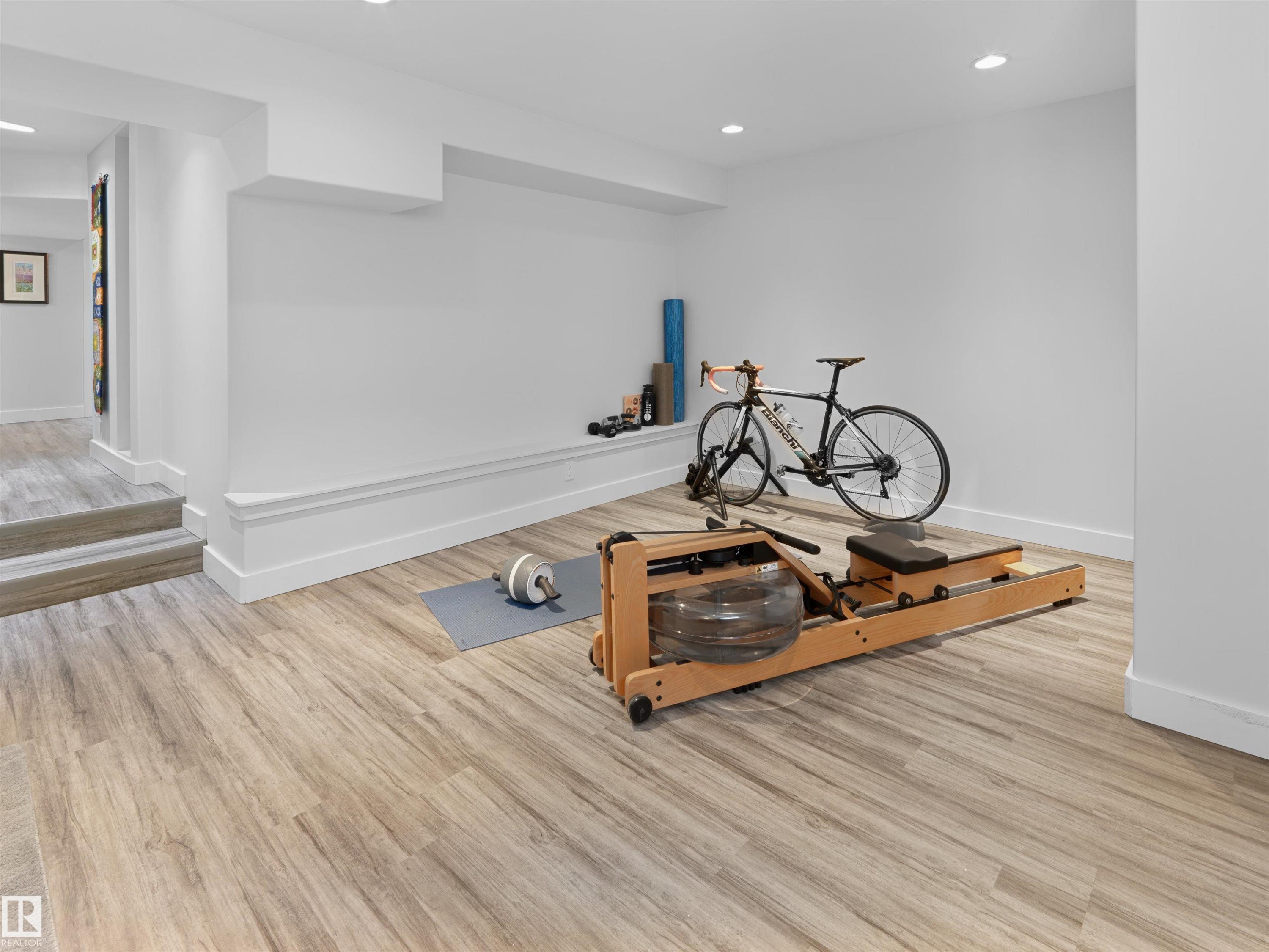 9815 90 Avenue, Edmonton, AB - Indoor Photo Showing Other Room