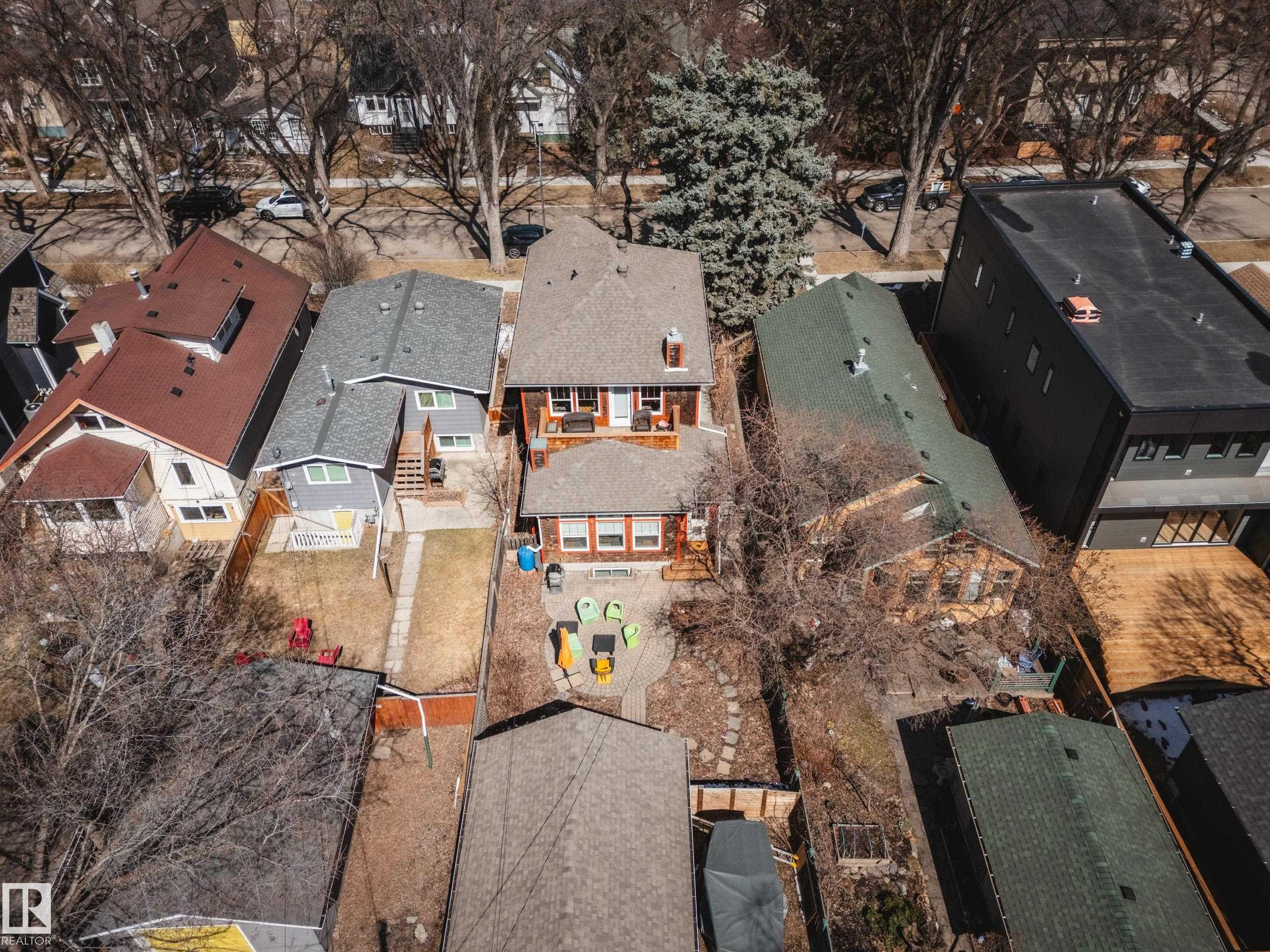 9815 90 Avenue, Edmonton, AB - Outdoor