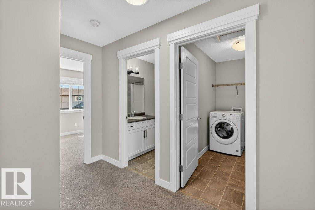 1363 Adamson Drive, Edmonton, AB - Indoor Photo Showing Laundry Room