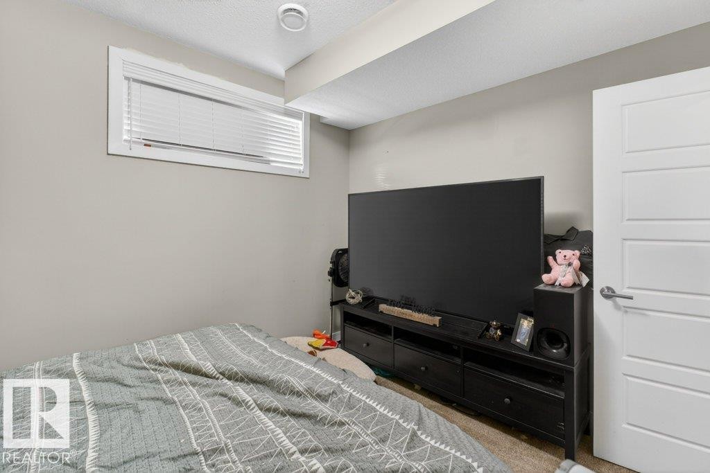 1363 Adamson Drive, Edmonton, AB - Indoor Photo Showing Bedroom