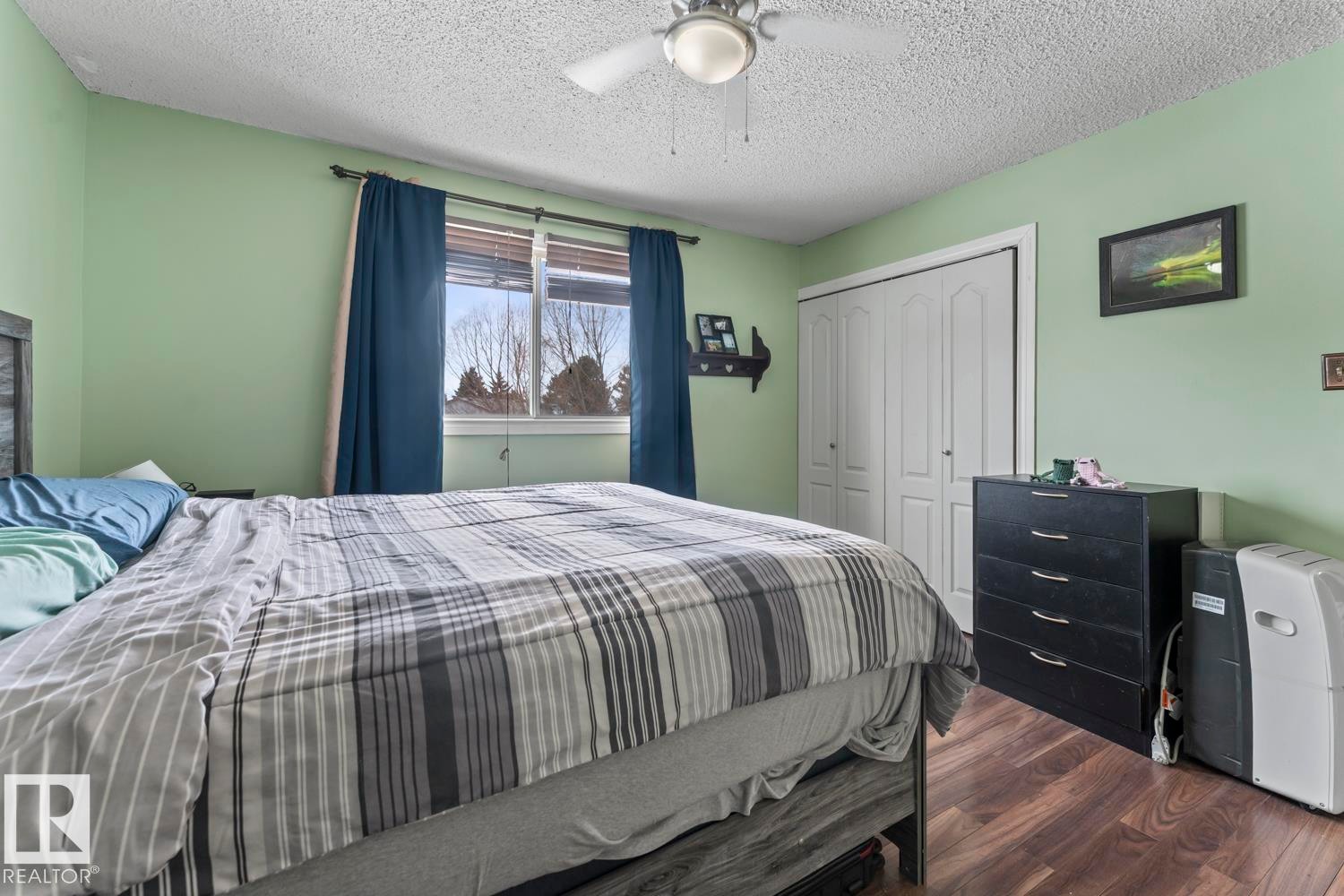 1815 Forest Drive, Cold Lake, AB - Indoor Photo Showing Bedroom