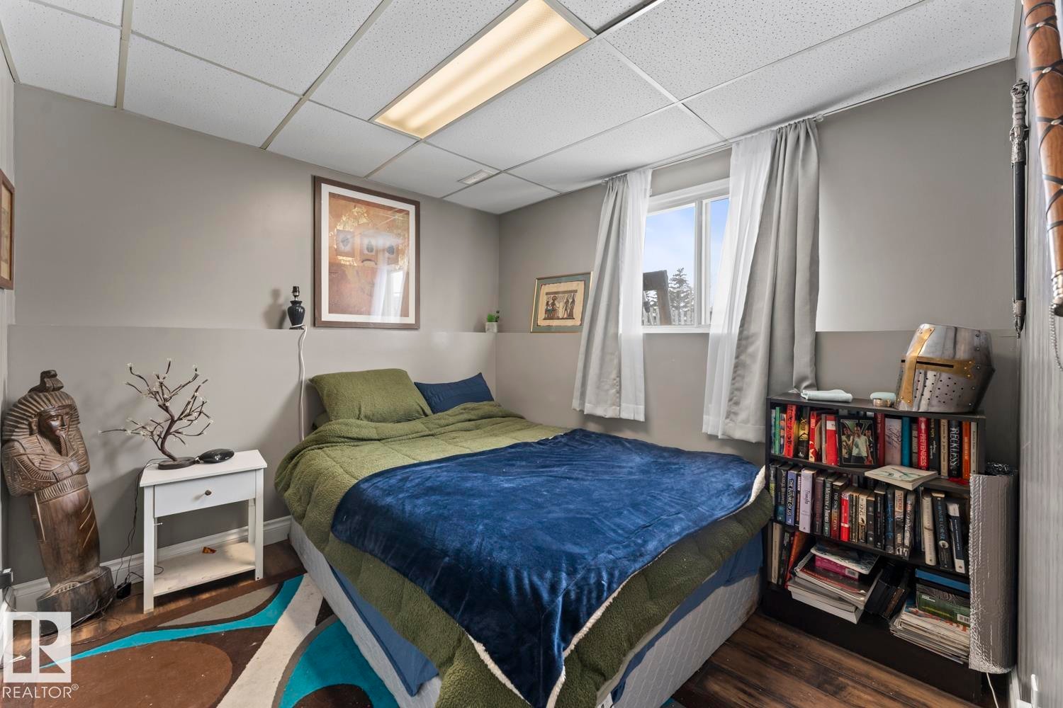 1815 Forest Drive, Cold Lake, AB - Indoor Photo Showing Bedroom